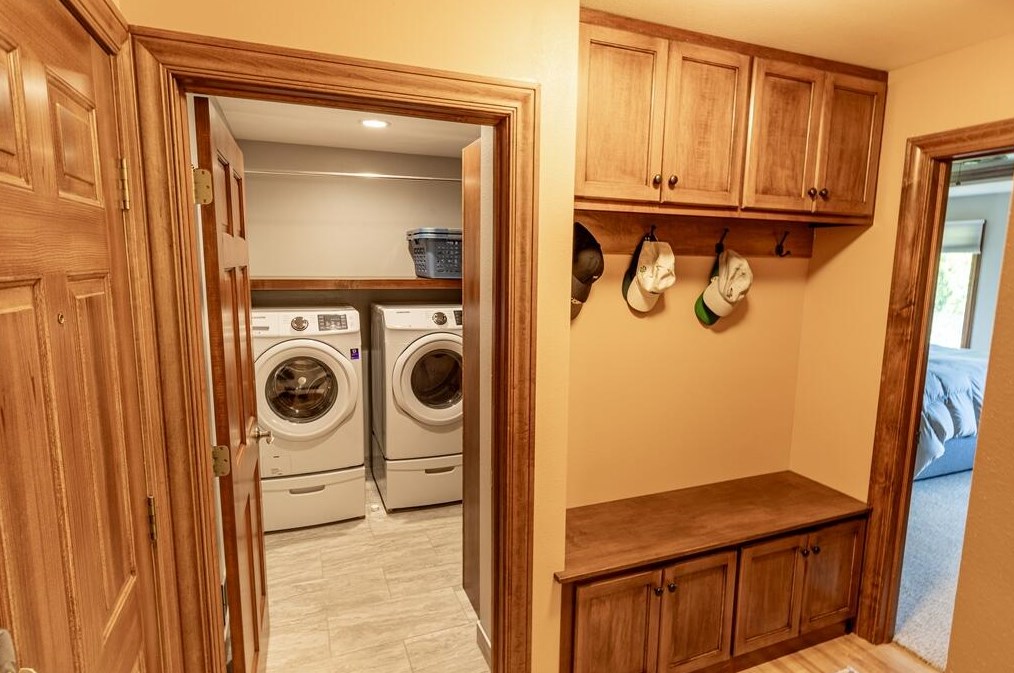 177 Maple Dr, Plymouth WI 53073-4059 exterior