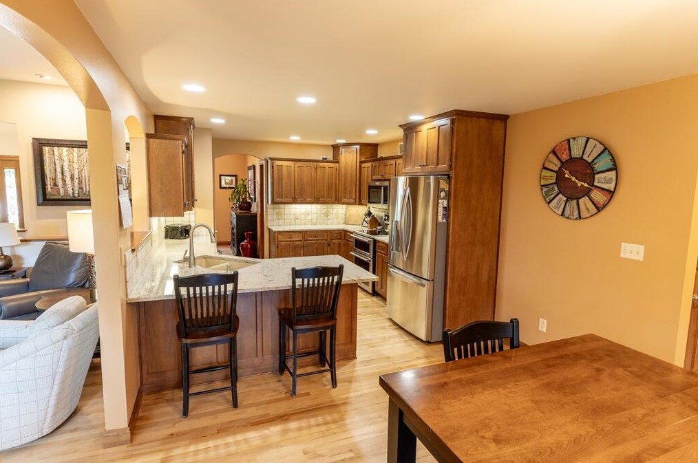 177 Maple Dr, Plymouth WI 53073-4059 exterior