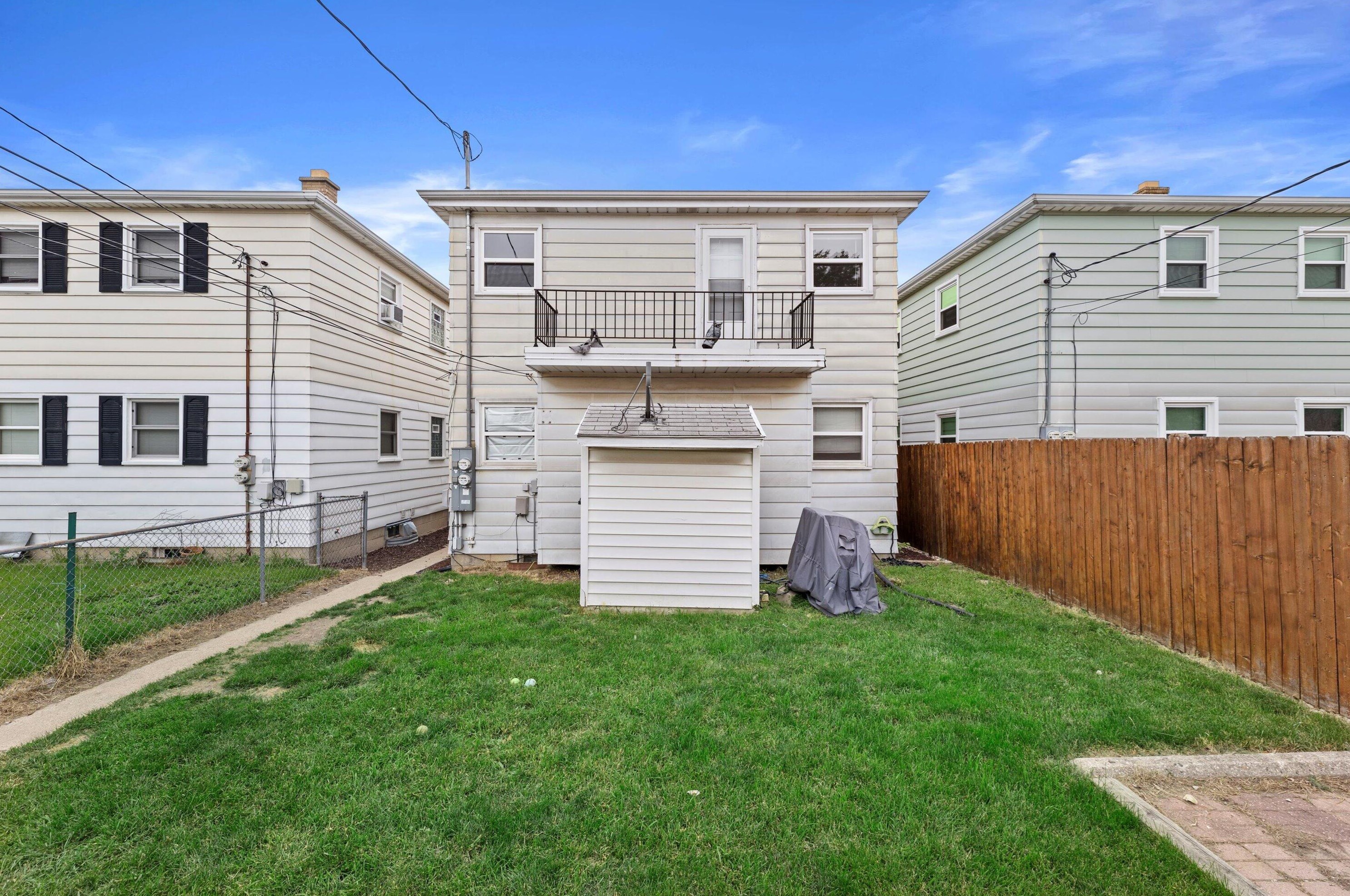 2058 56th St, Milwaukee, WI 53219-1506