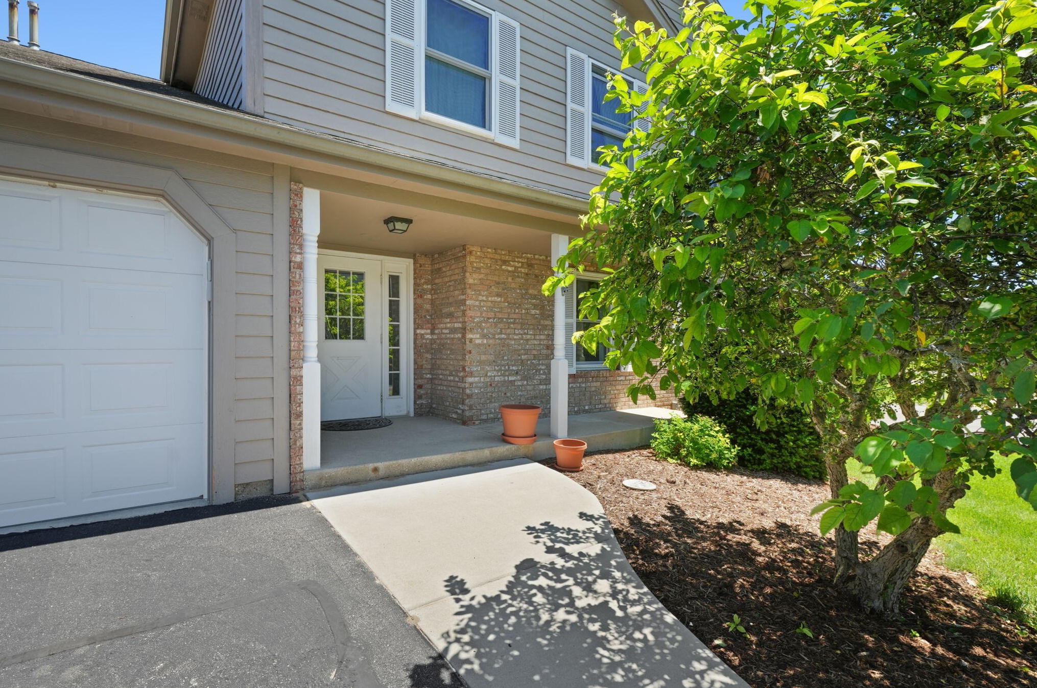 934 Crestwood Dr, Lyons, WI 53105-1371