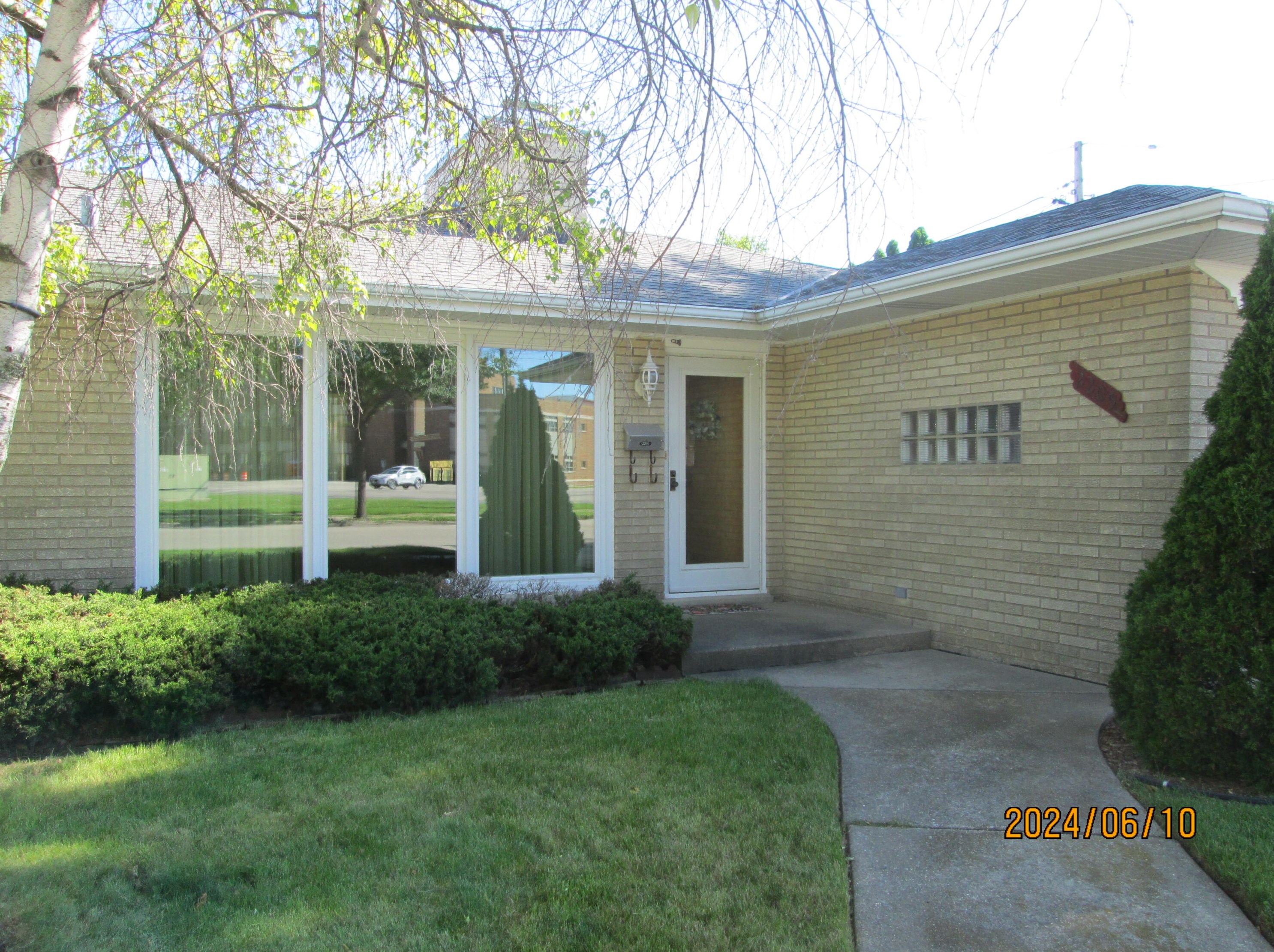 2205 Yout St, Racine, WI 53404