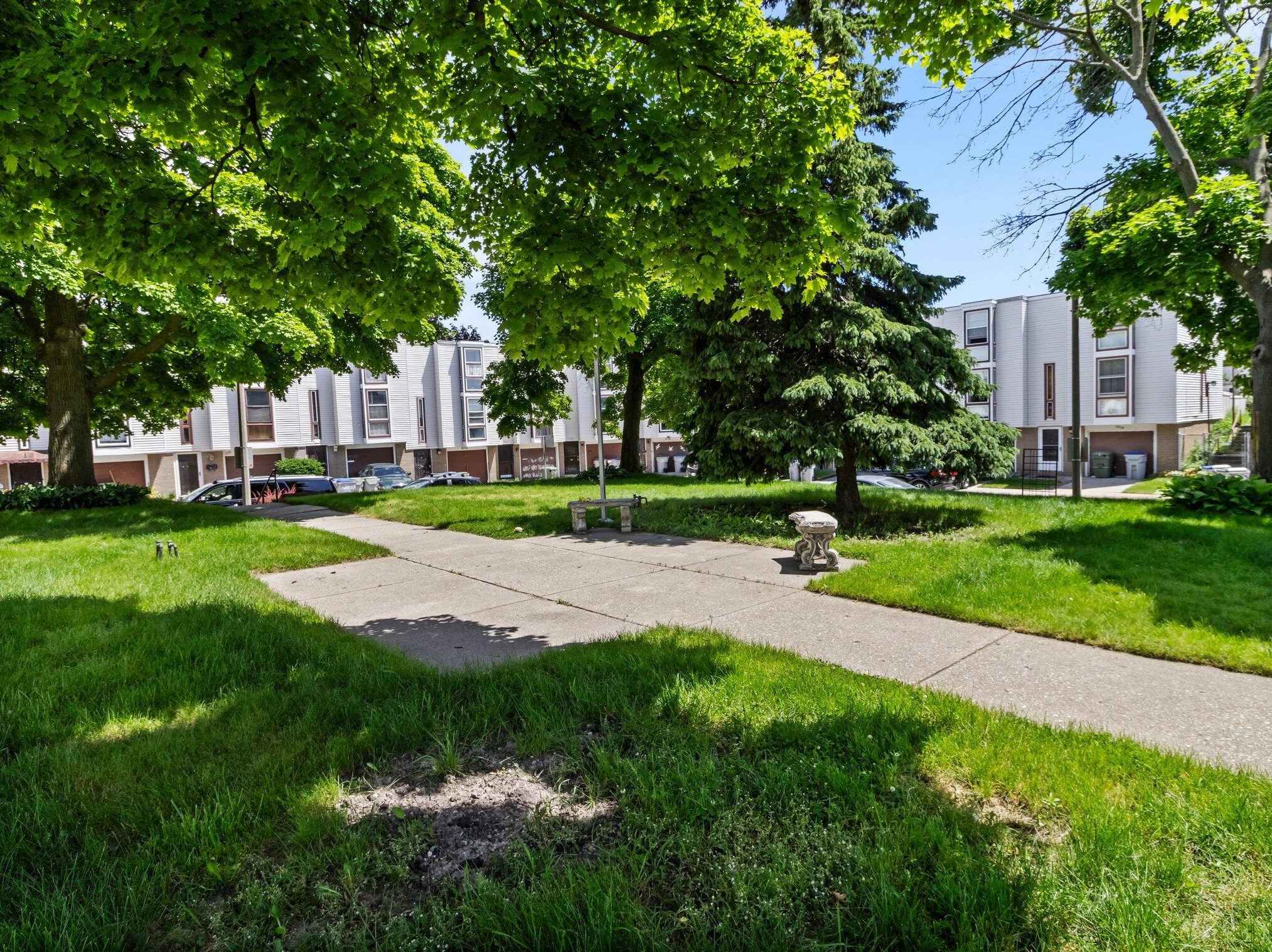 1638 Mayflower Ct, Milwaukee WI 53205-2265 exterior