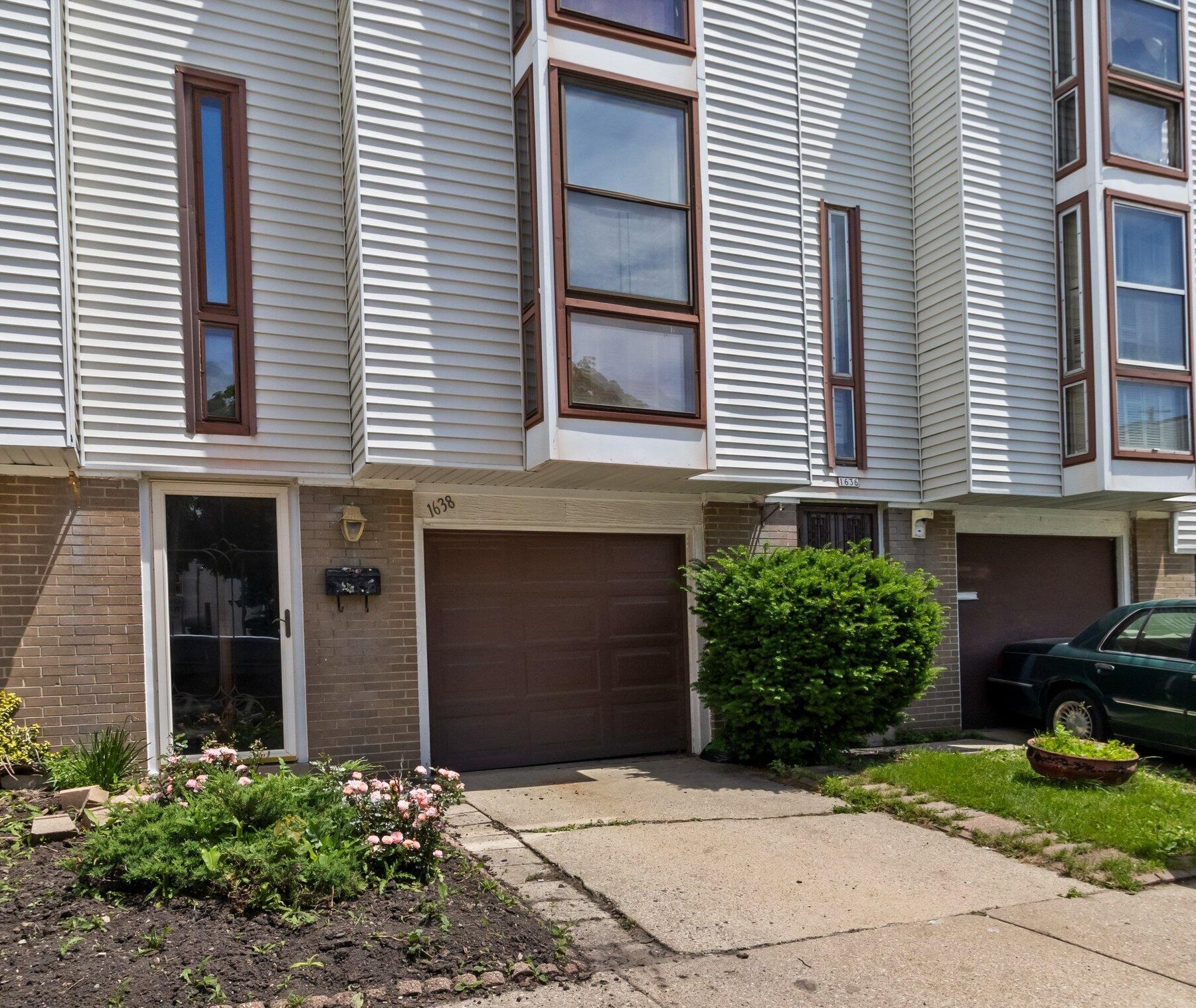 1638 Mayflower Ct, Milwaukee WI 53205-2265 exterior