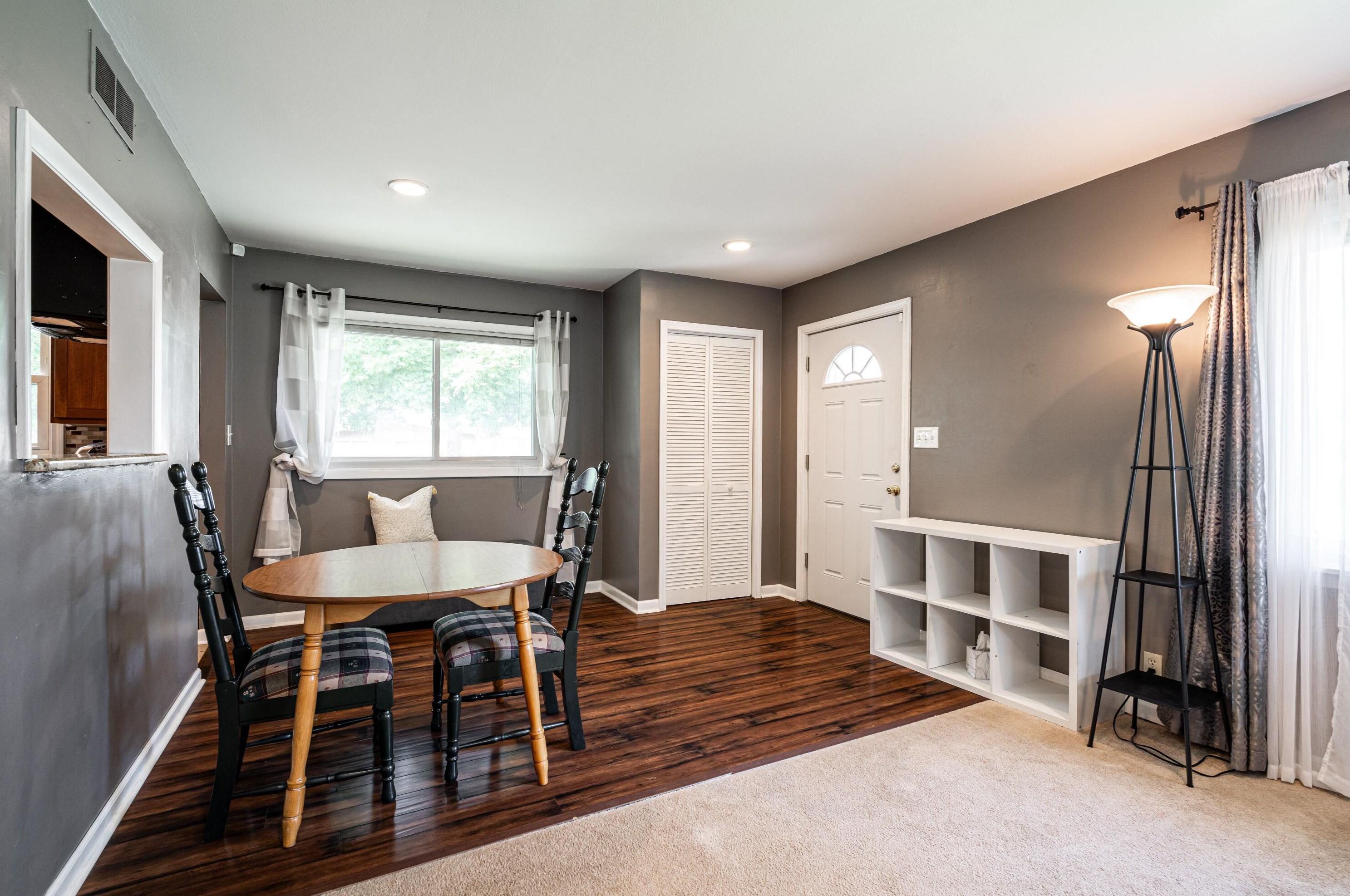 3867 99, Milwaukee WI 53222-2423 exterior