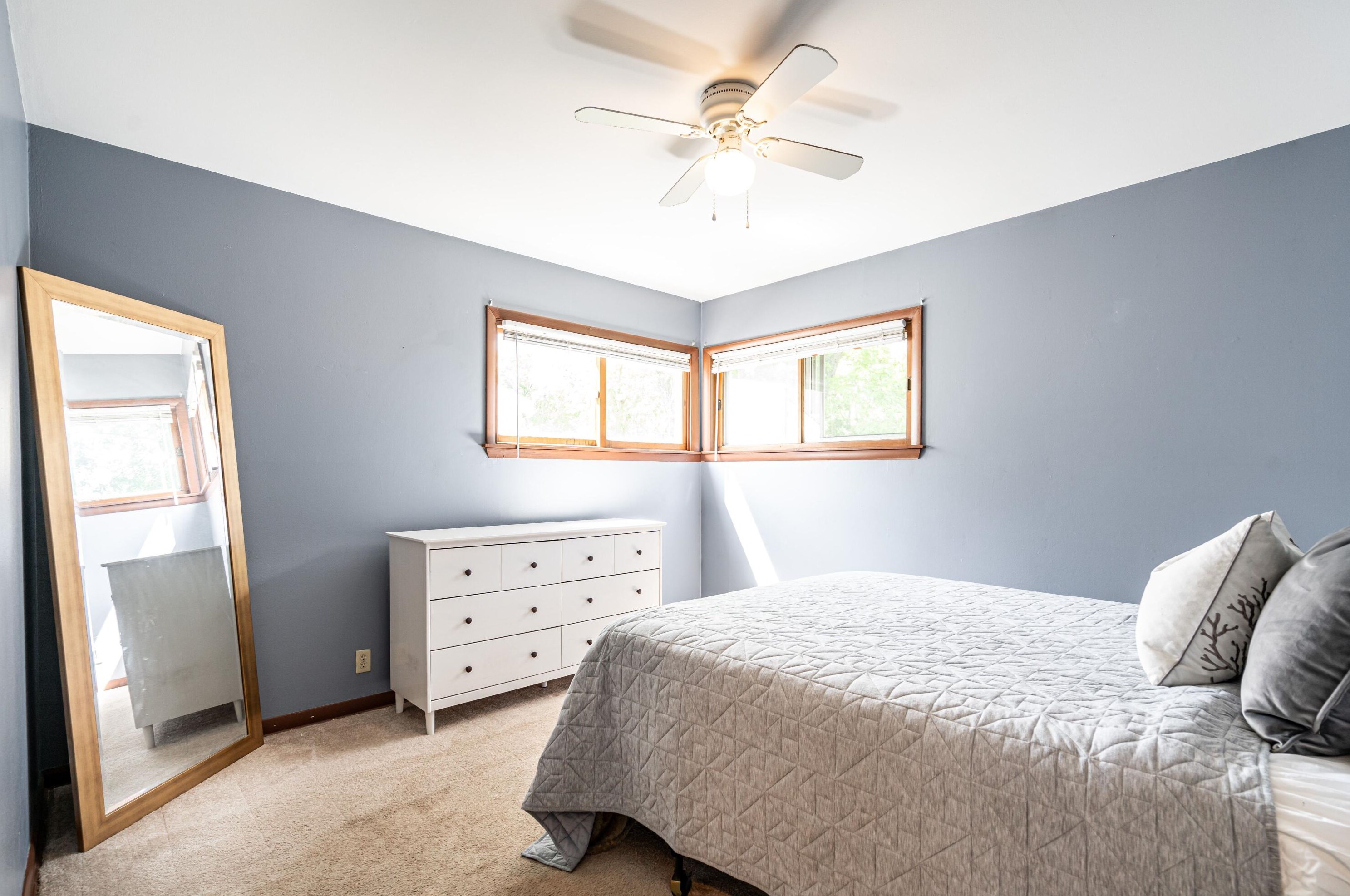 3867 99, Milwaukee WI 53222-2423 exterior