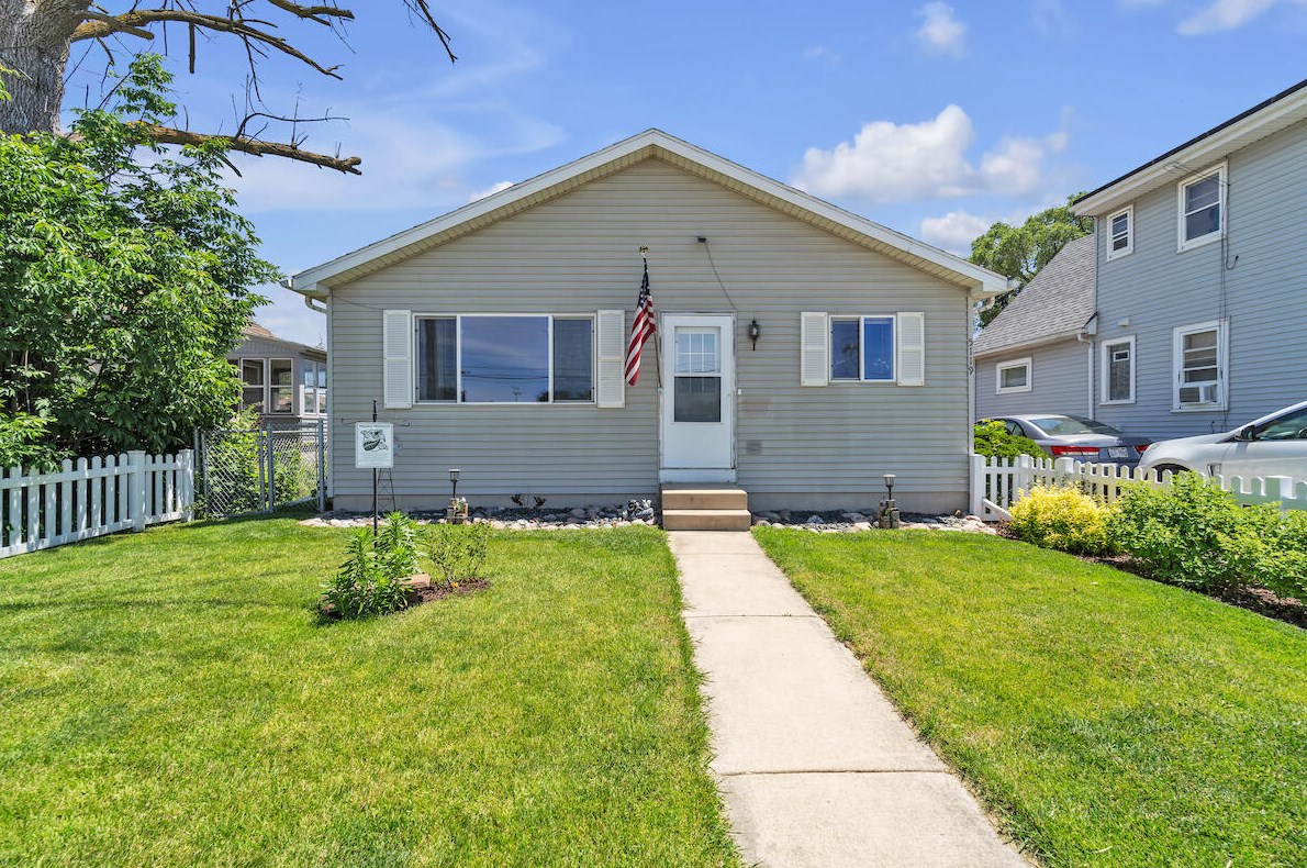 5119 30th Ave, Kenosha, WI 53144
