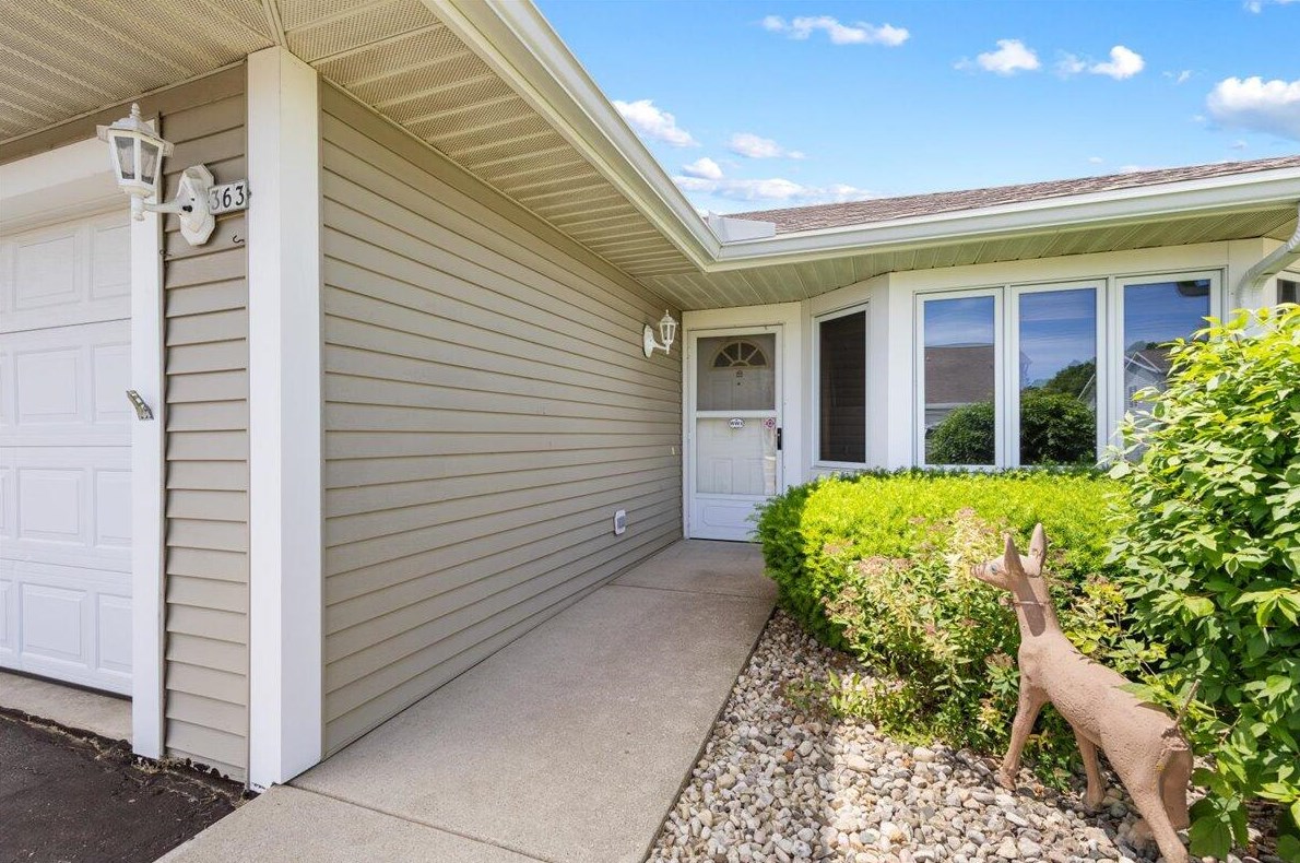 363 Hartford Square, Hartford, WI 53027