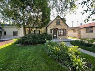 526 N 77th St, Milwaukee, WI 53213