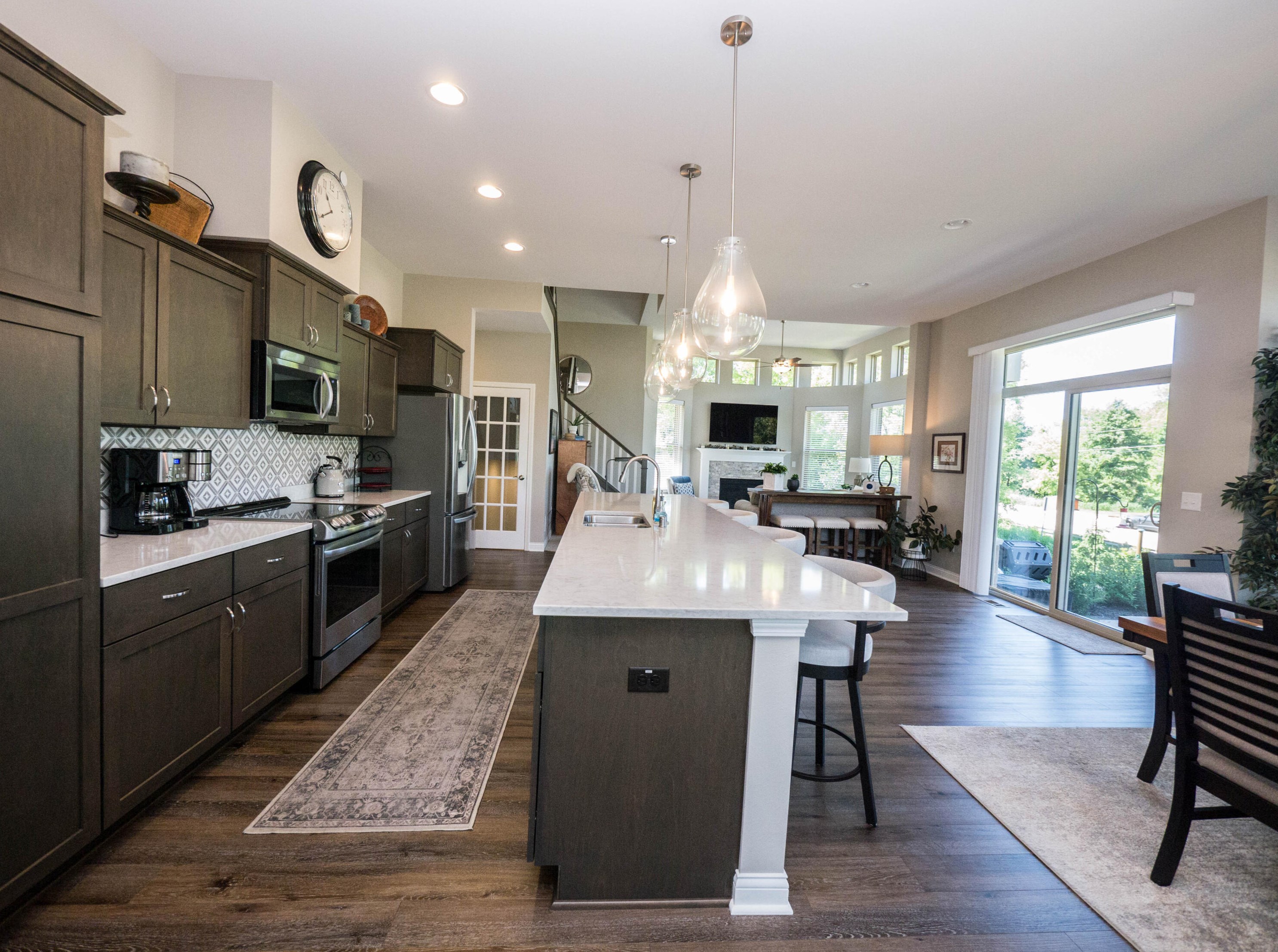 21985 W North Ave, Brookfield, WI 53045