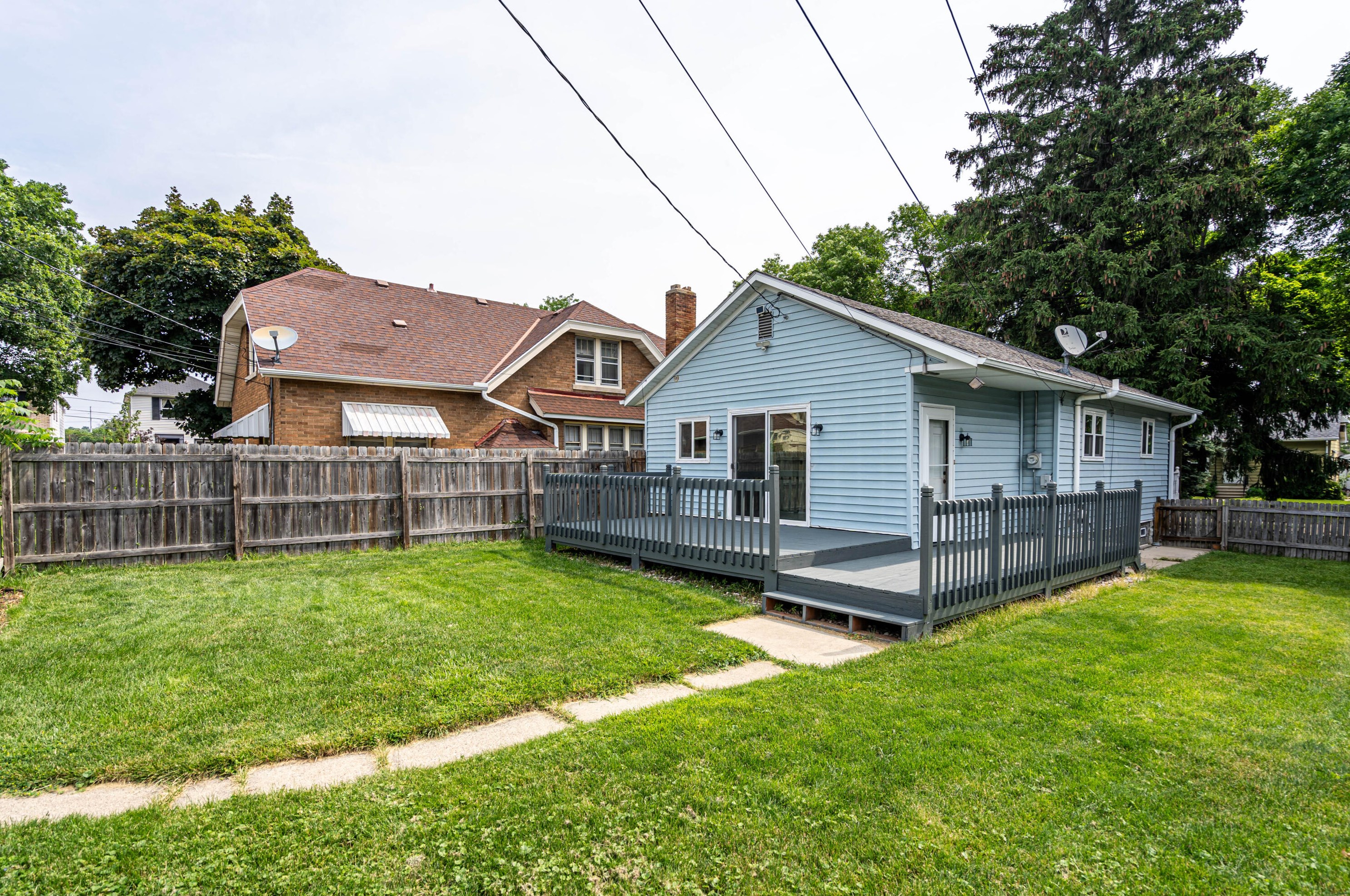 609 60th St, Milwaukee WI  53213-4116 exterior