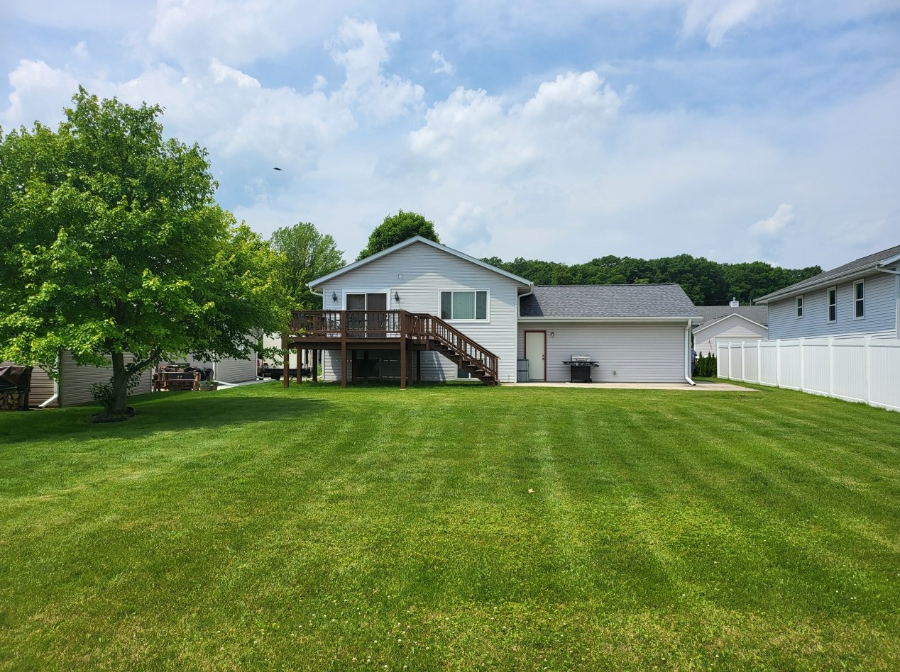 1509 Indiana Ave, West Bend, WI 53095-5148
