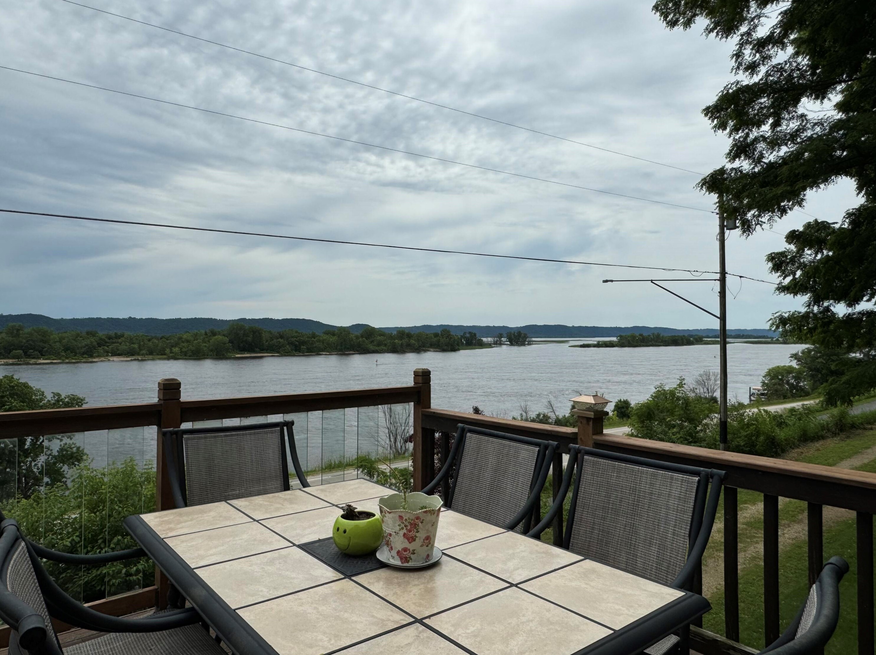 605 N 2nd St, Reno, MN 55919