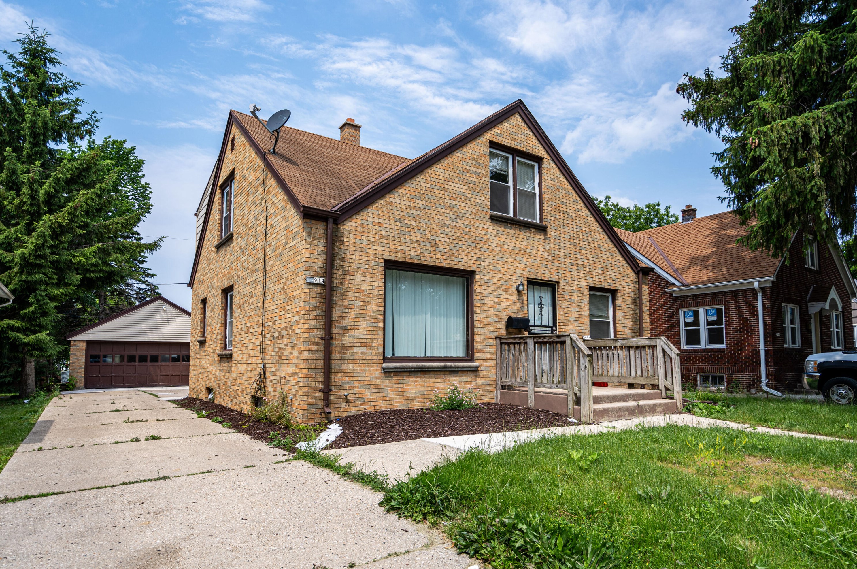 5911 N 35th St #5911a, Milwaukee, WI 53209