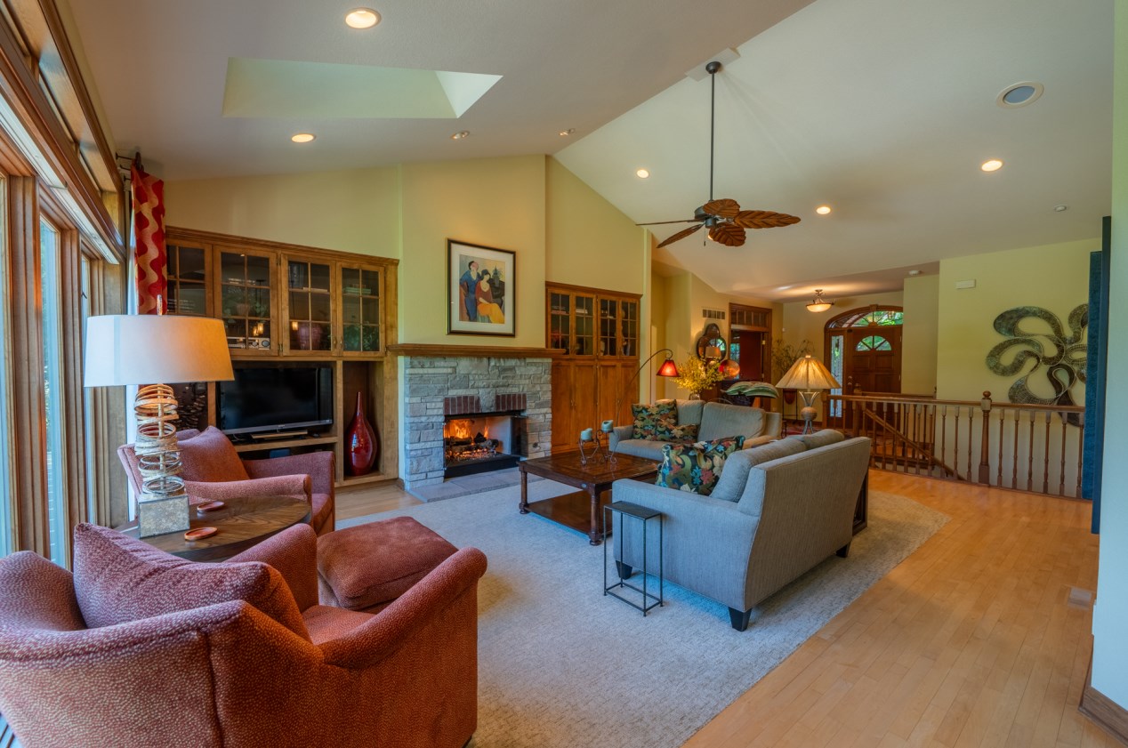 4067 Sleeping Dragon Rd, West Bend, WI 53095