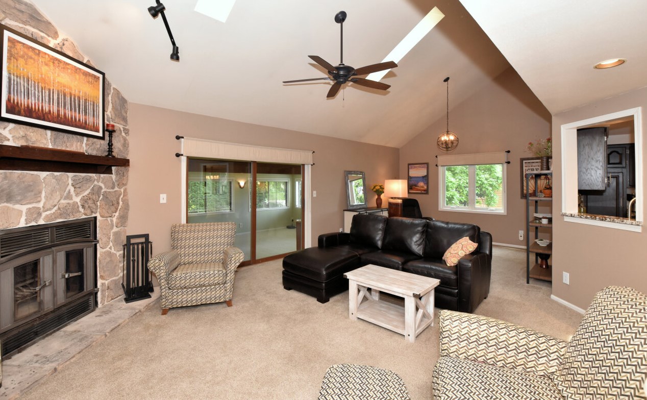 5130 S Meadowlark Ln, Hales Corners, WI 53130