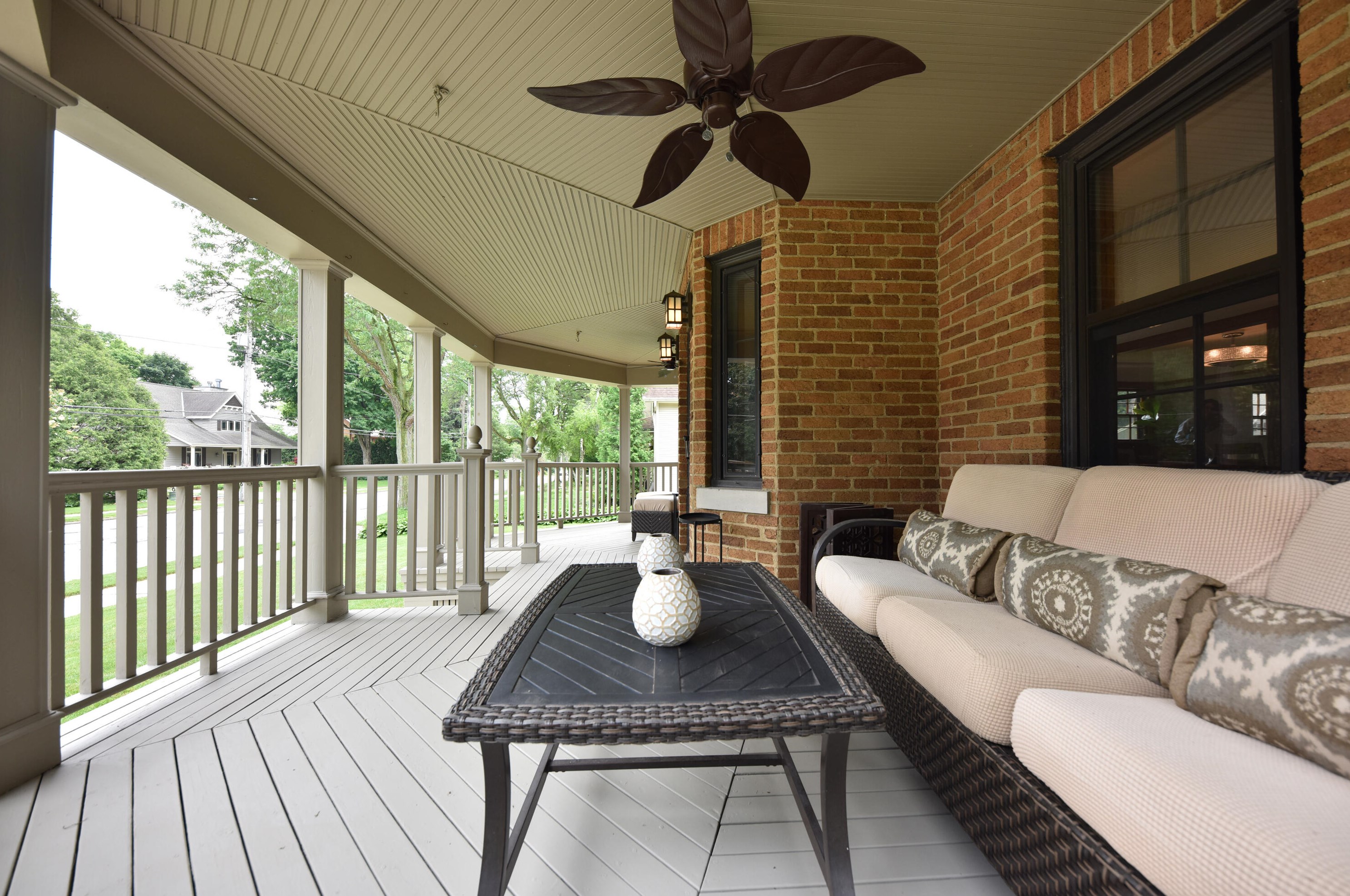 1645 12th Ave, Grafton WI  53024-2407 exterior