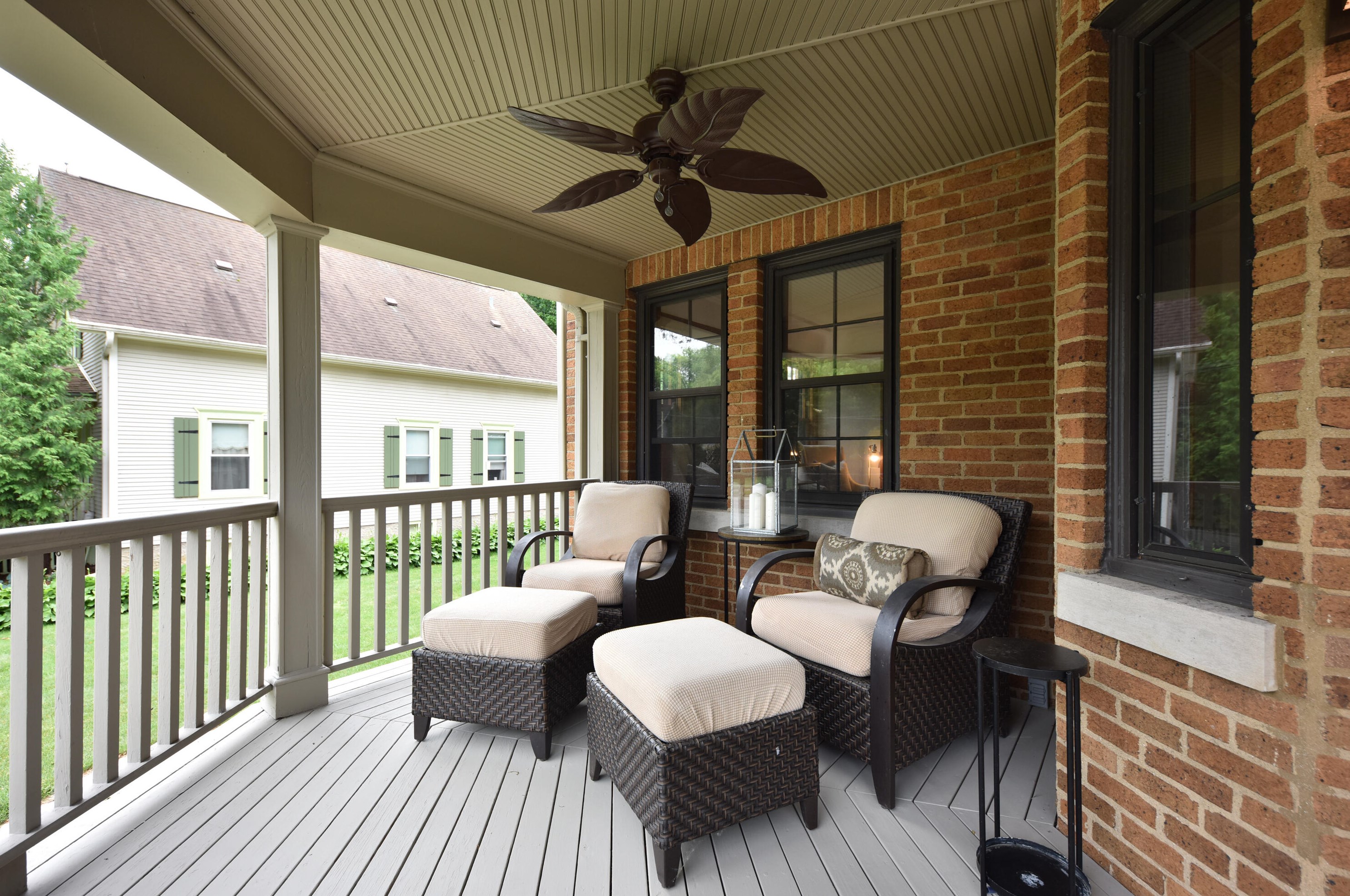 1645 12th Ave, Grafton WI  53024-2407 exterior