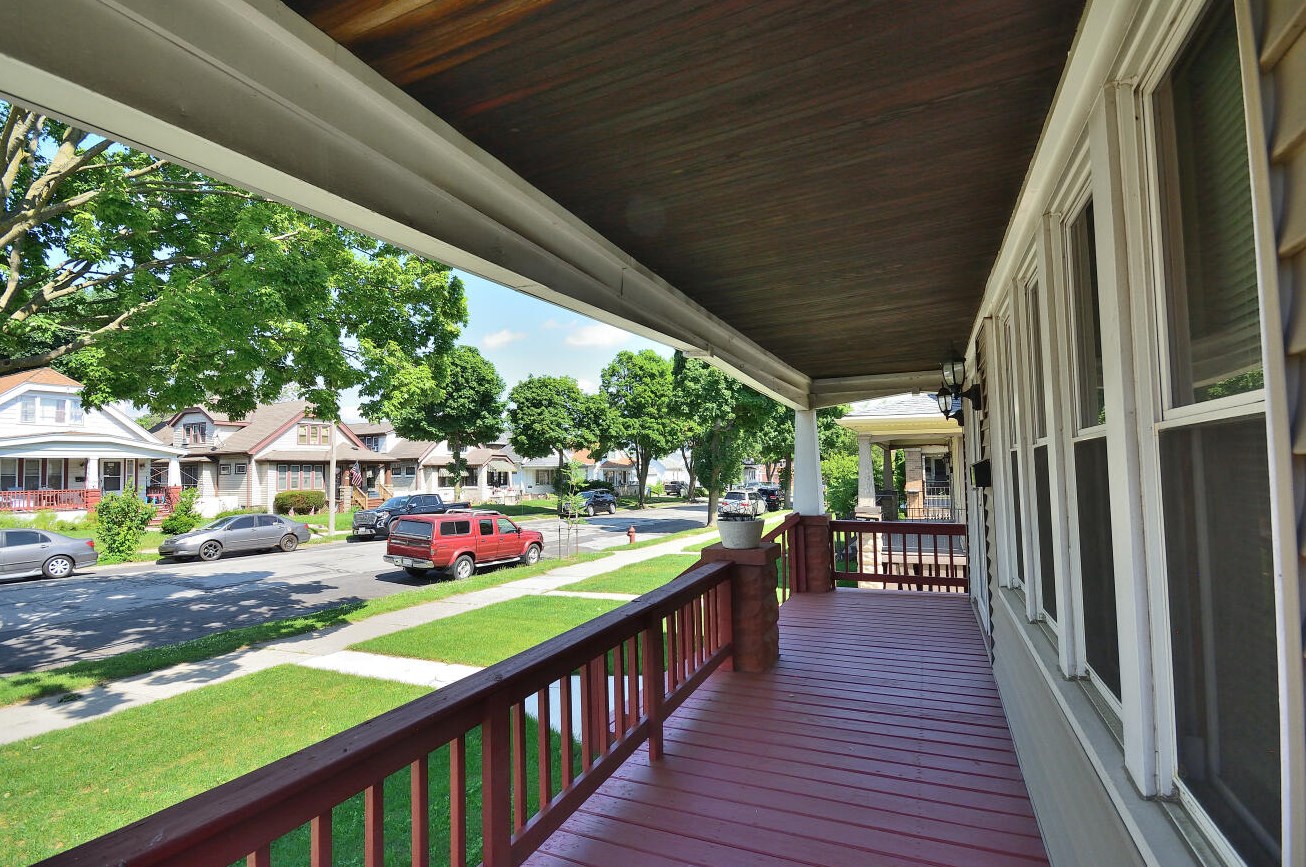 3144 S 9th Pl, Milwaukee, WI 53215