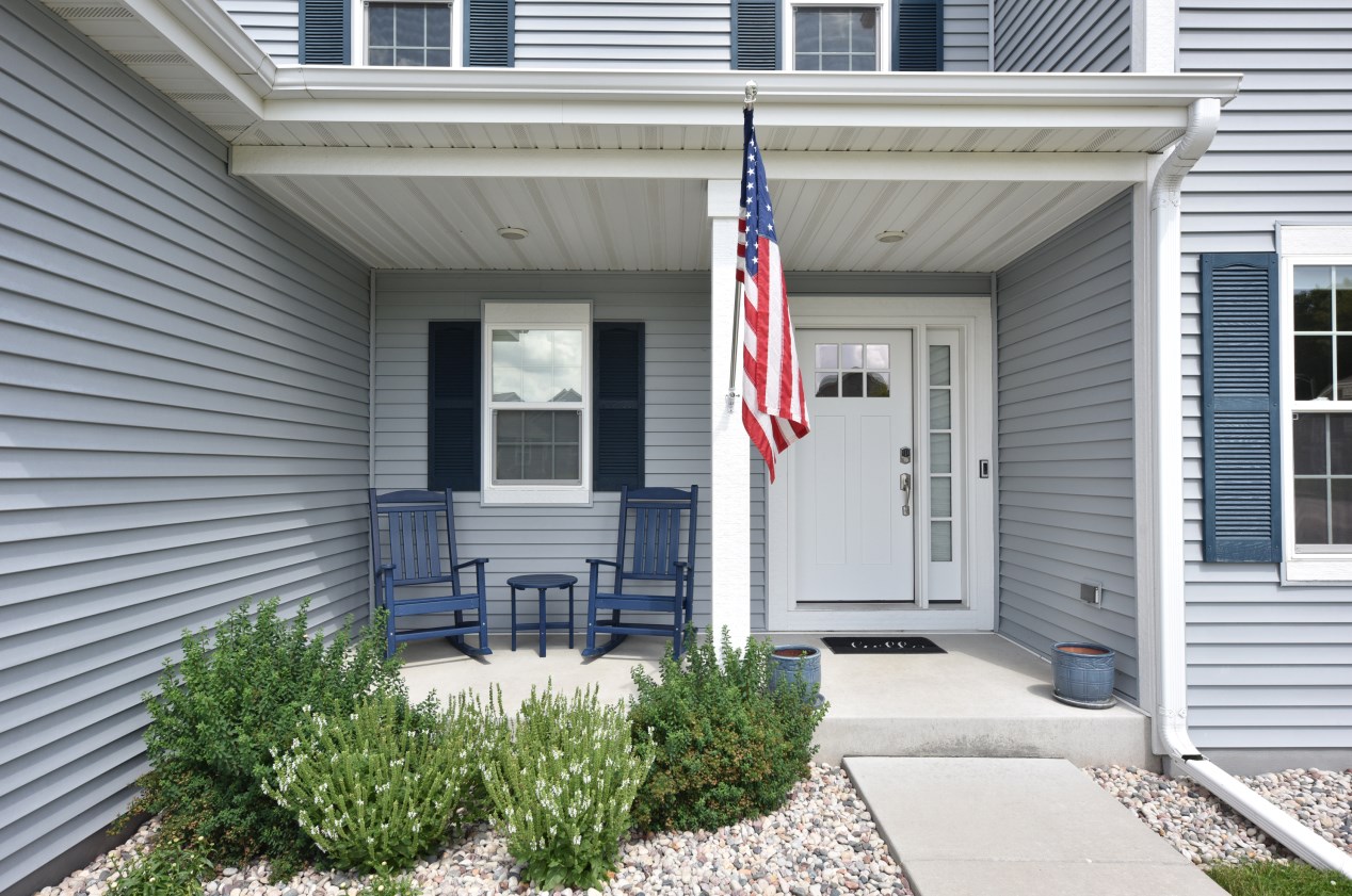 1571 E Monroe Ave, Hartford, WI 53027