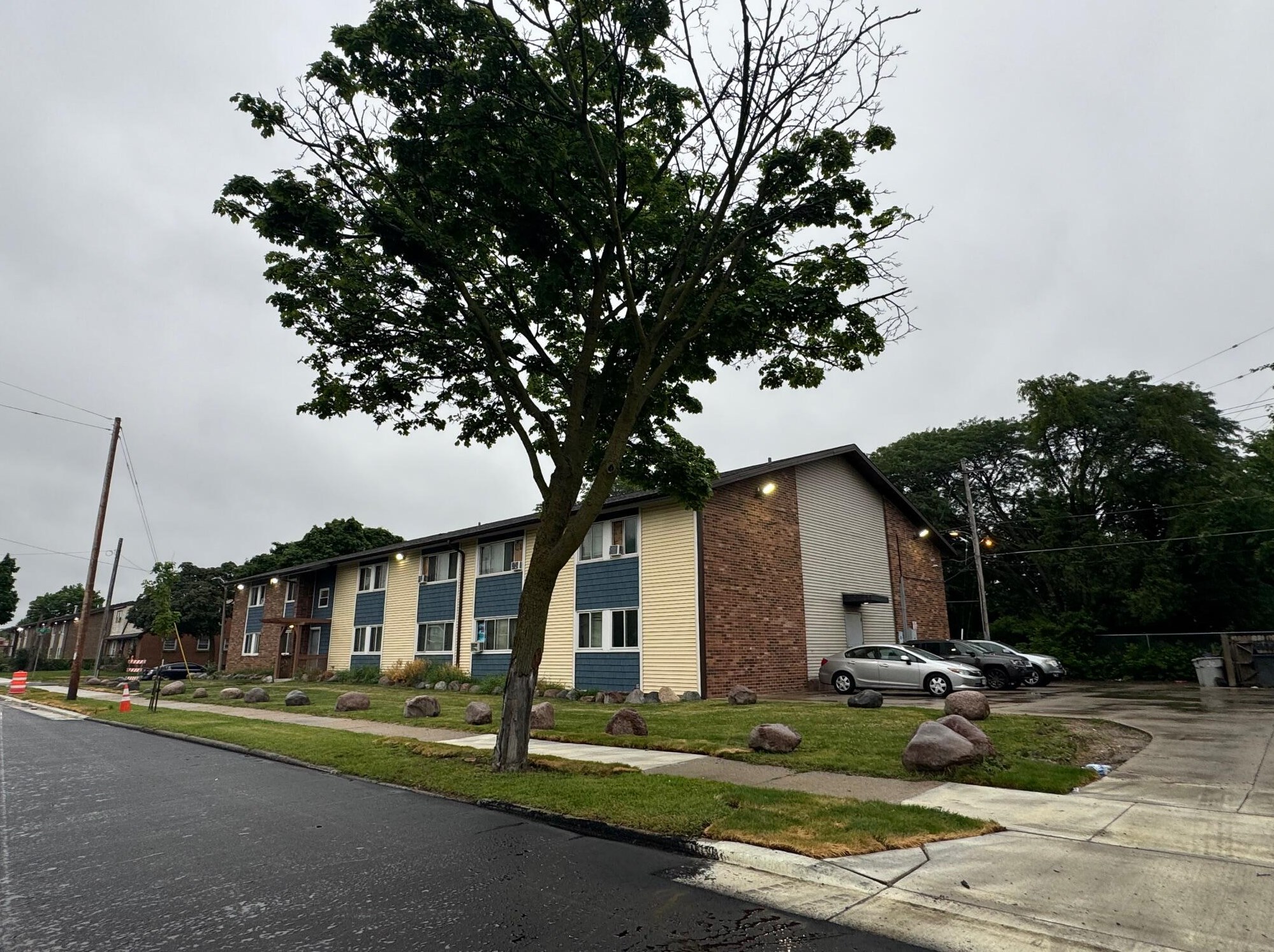4422 Hampton Ave, Milwaukee, WI 53218-5231