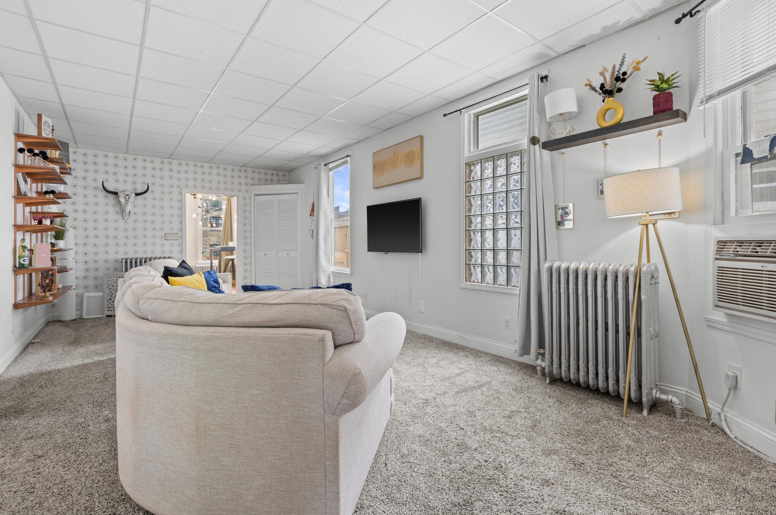 3320 Bartlett Ave, Milwaukee WI  53211-3024 exterior