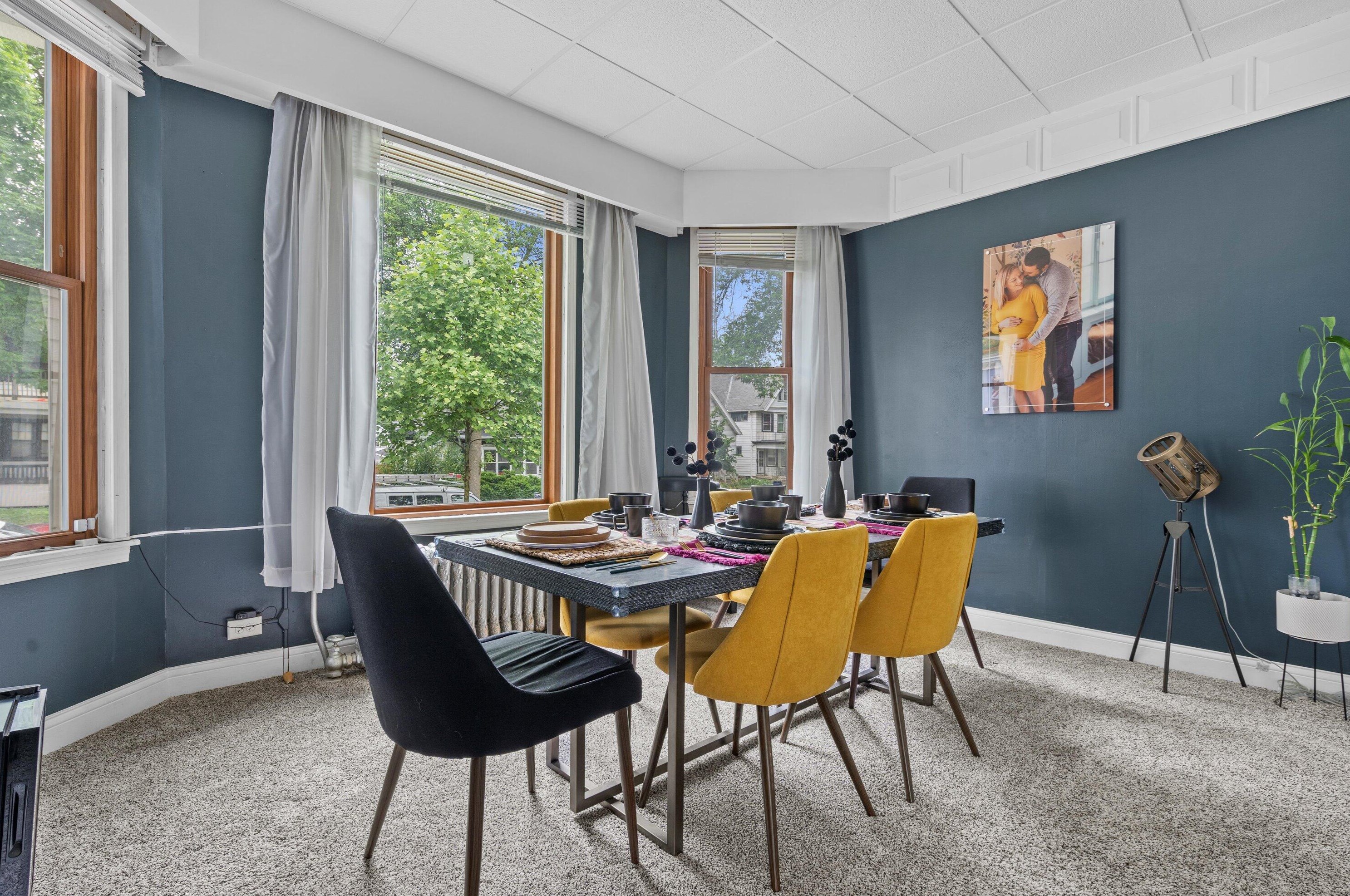 3320 Bartlett Ave, Milwaukee WI  53211-3024 exterior