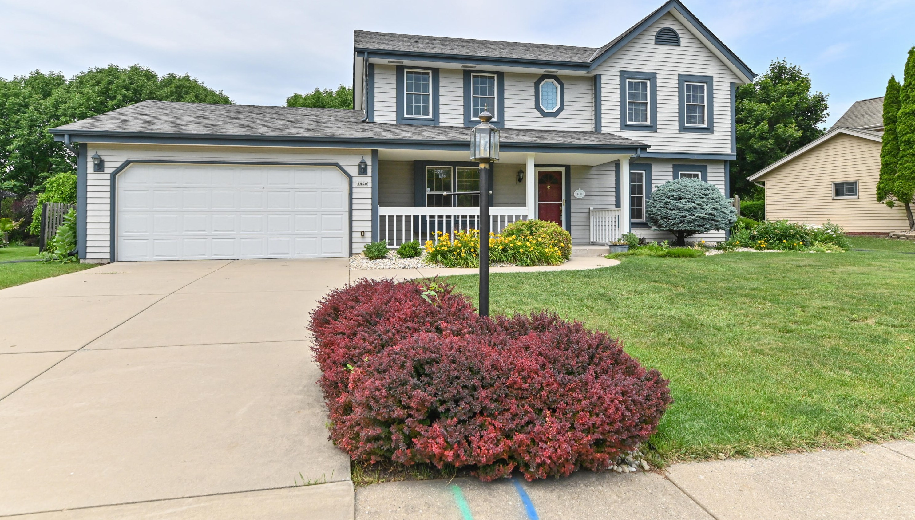 7440 W Brunn Dr, Hales Corners, WI 53132