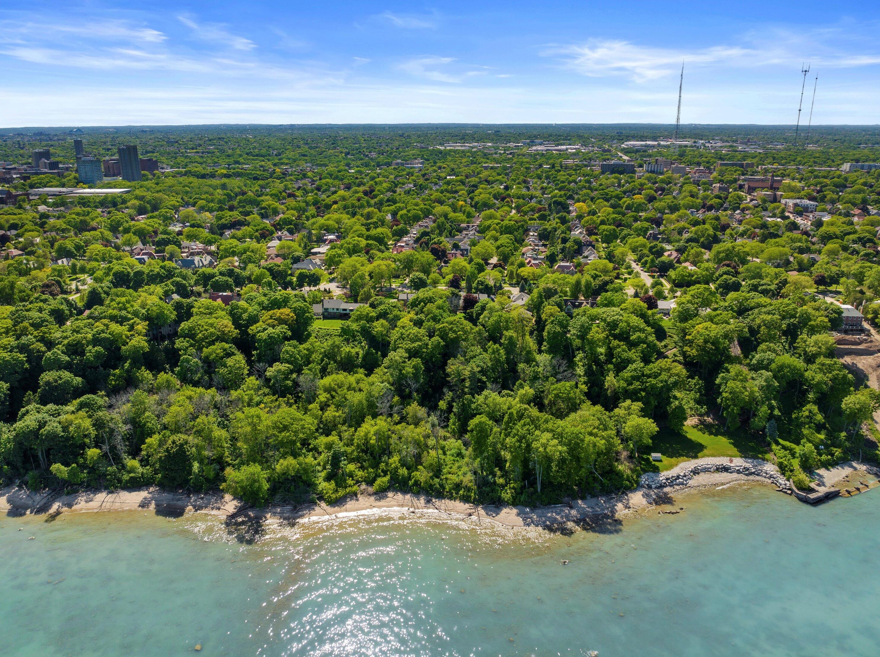 3730 Lake Dr, Milwaukee, WI 53211-2646