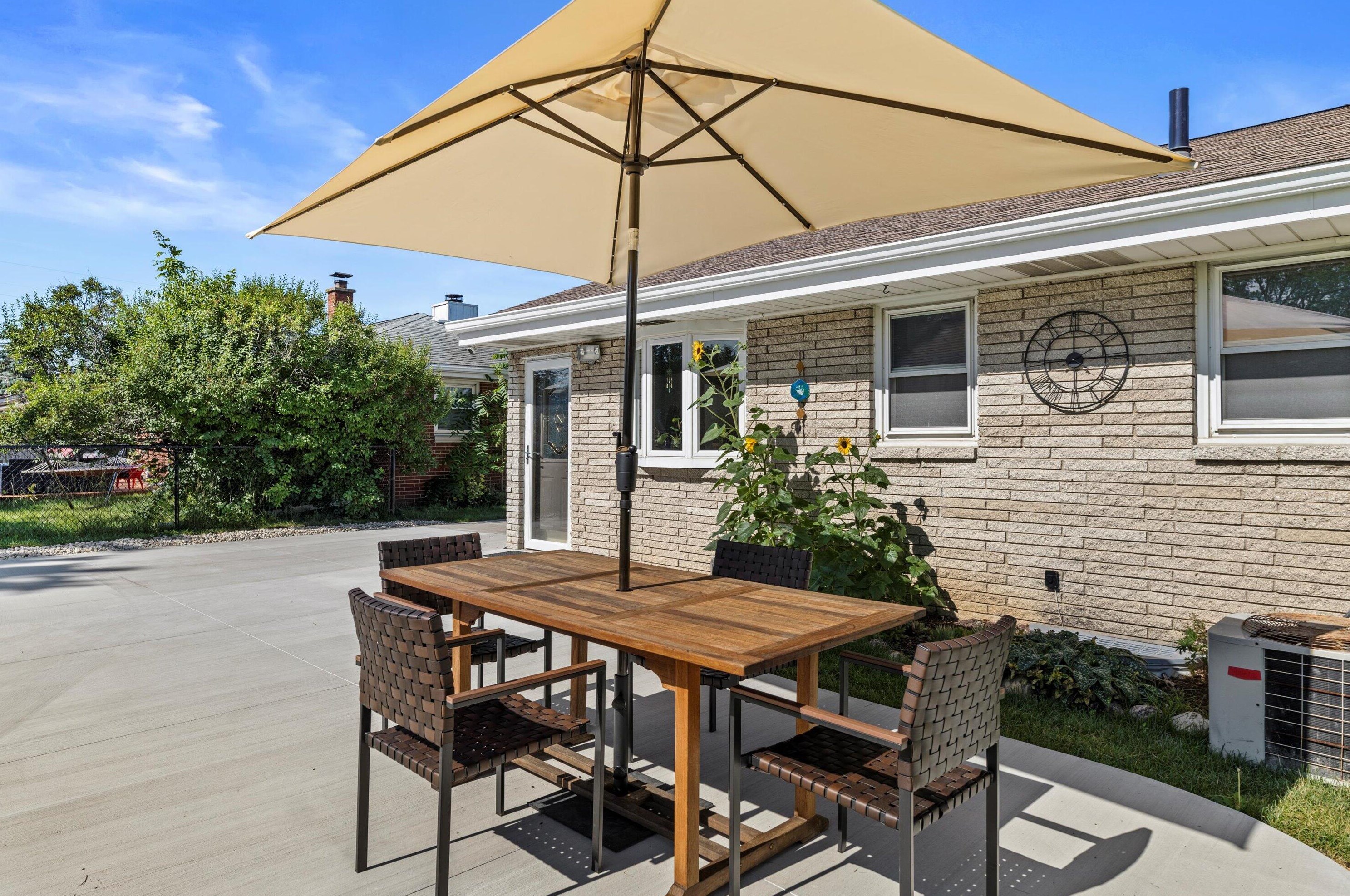 4444 64th St, Milwaukee WI  53220-3418 exterior