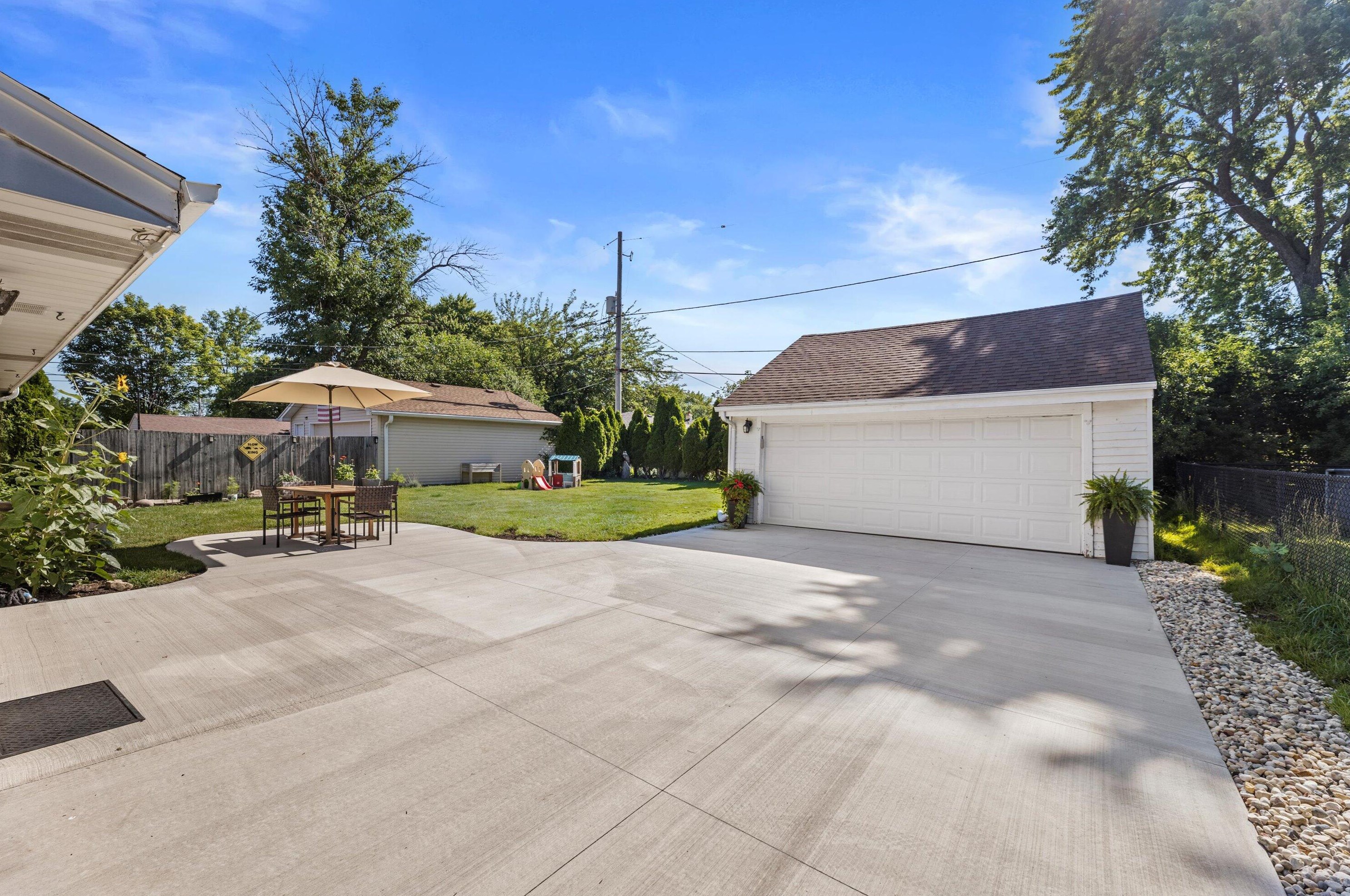 4444 64th St, Milwaukee WI  53220-3418 exterior