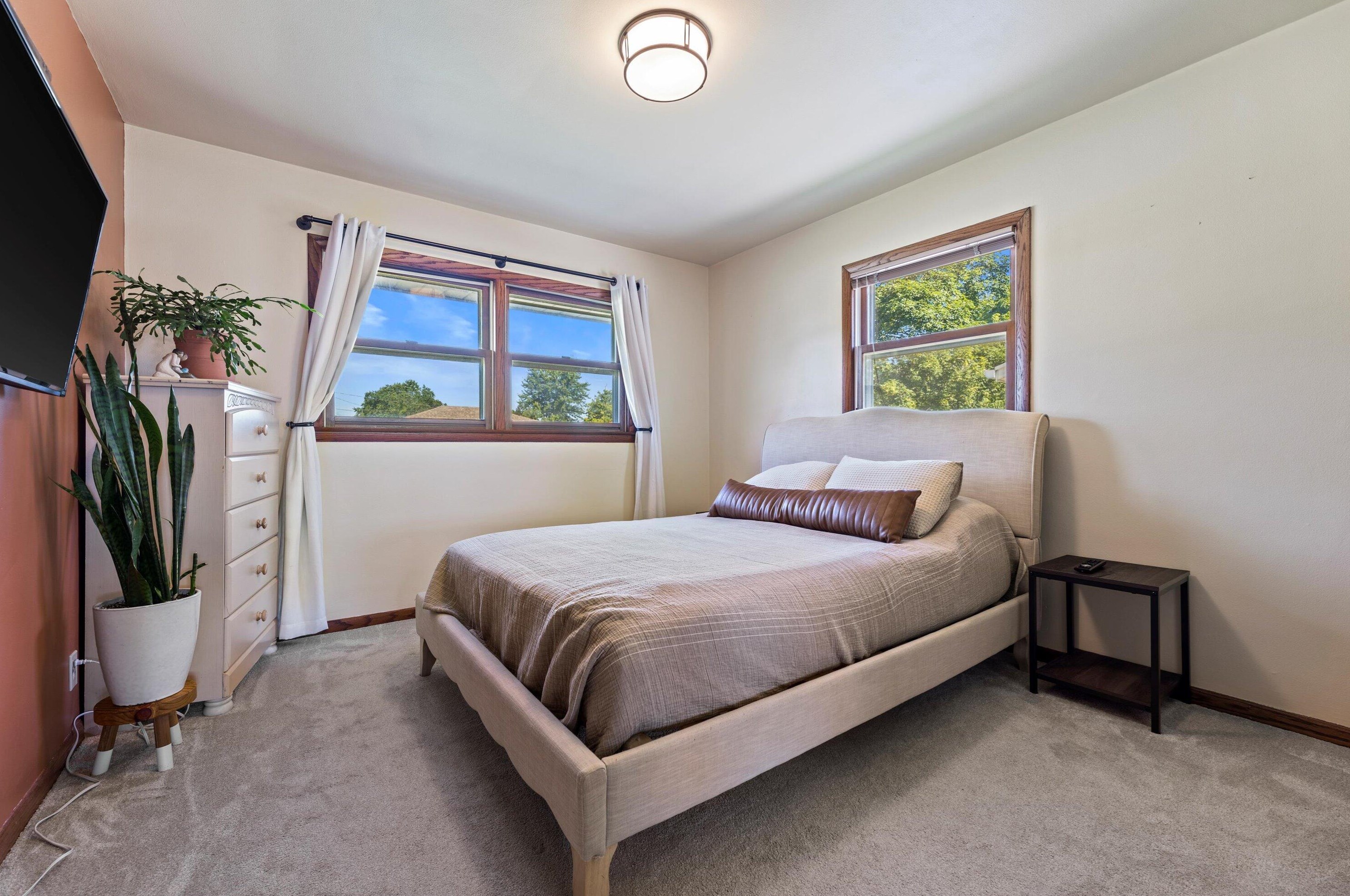 4444 64th St, Milwaukee WI  53220-3418 exterior