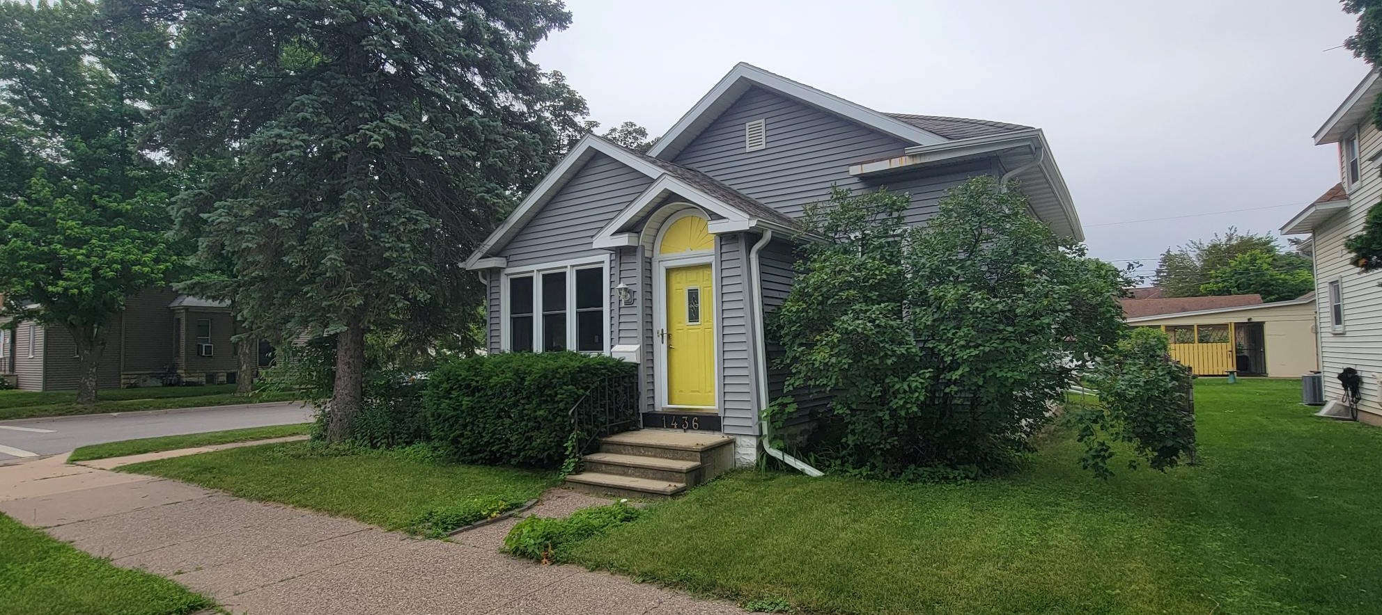1436 Market St, La Crosse, WI 54601