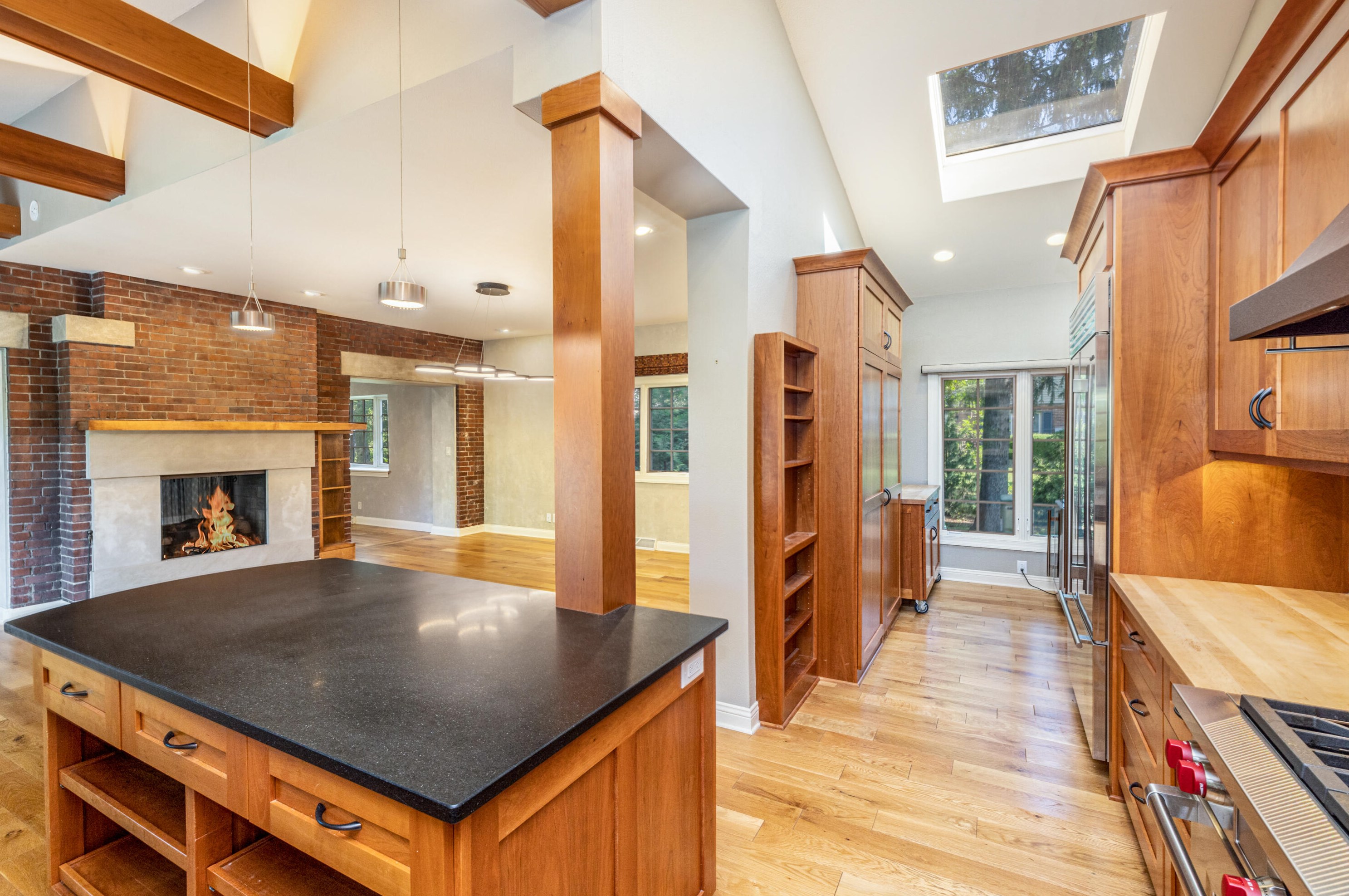 3320 Lake Dr, Milwaukee WI  53211-2907 exterior