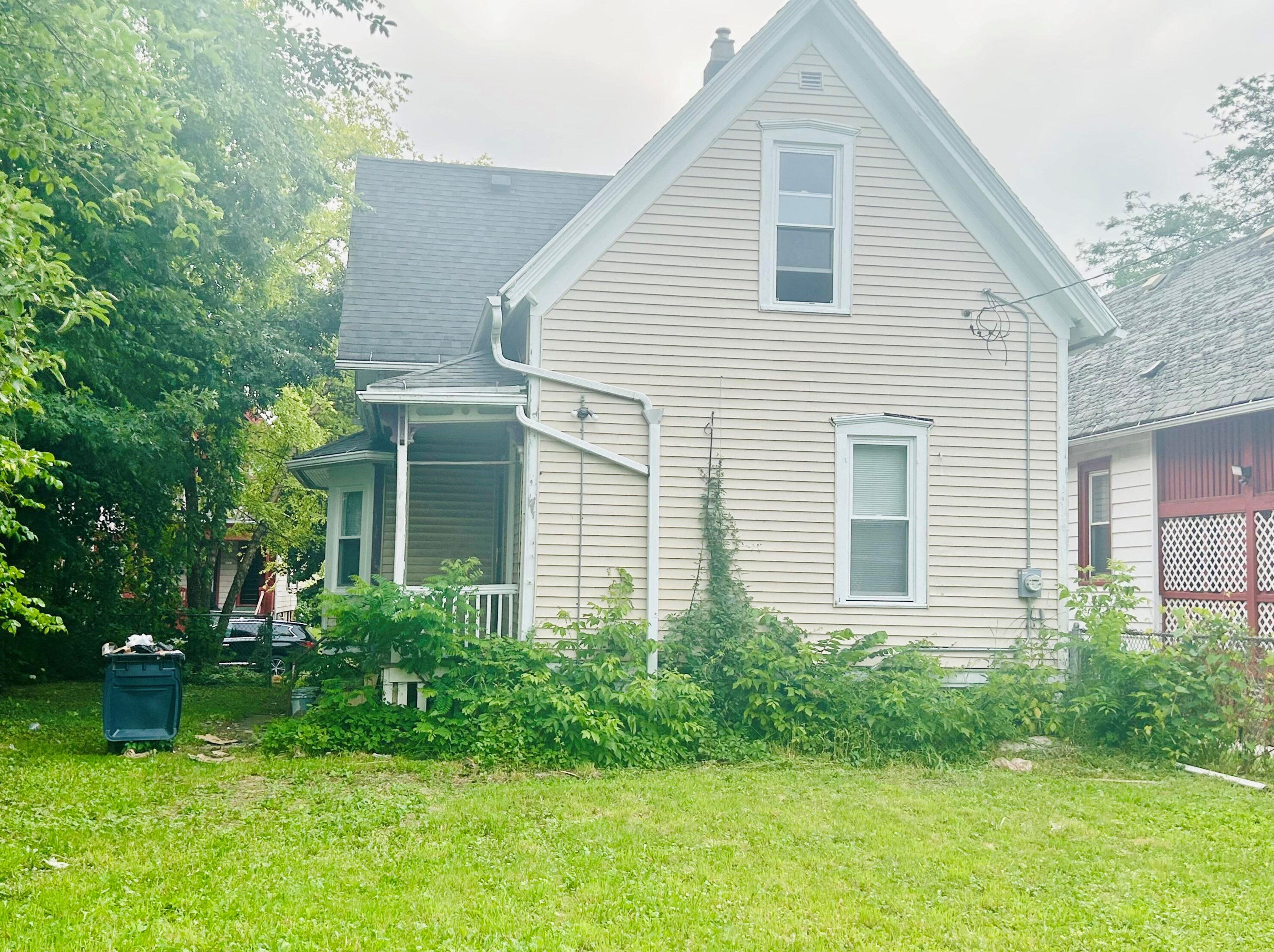 2564 15th St, Milwaukee WI  53206-2001 exterior