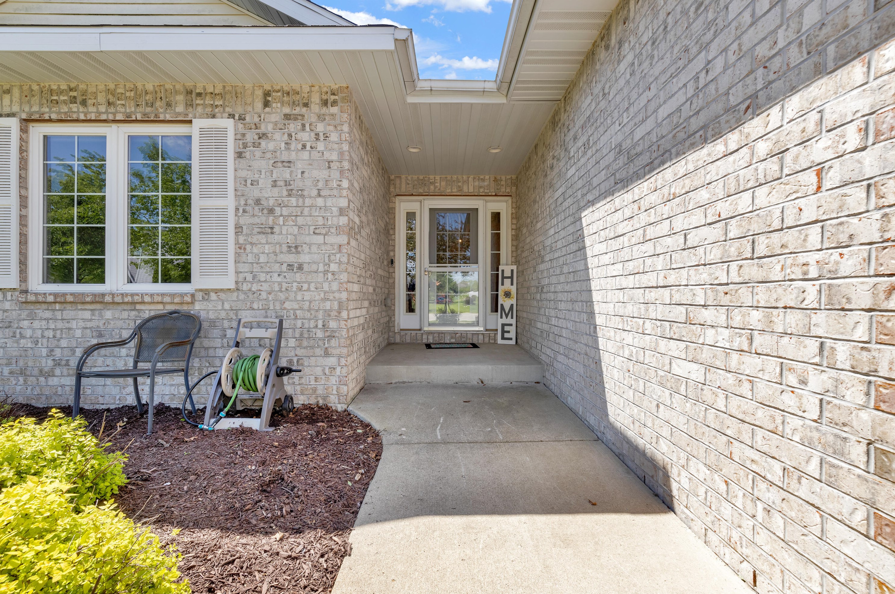 219 Cleveland Ave, Hartford, WI 53027