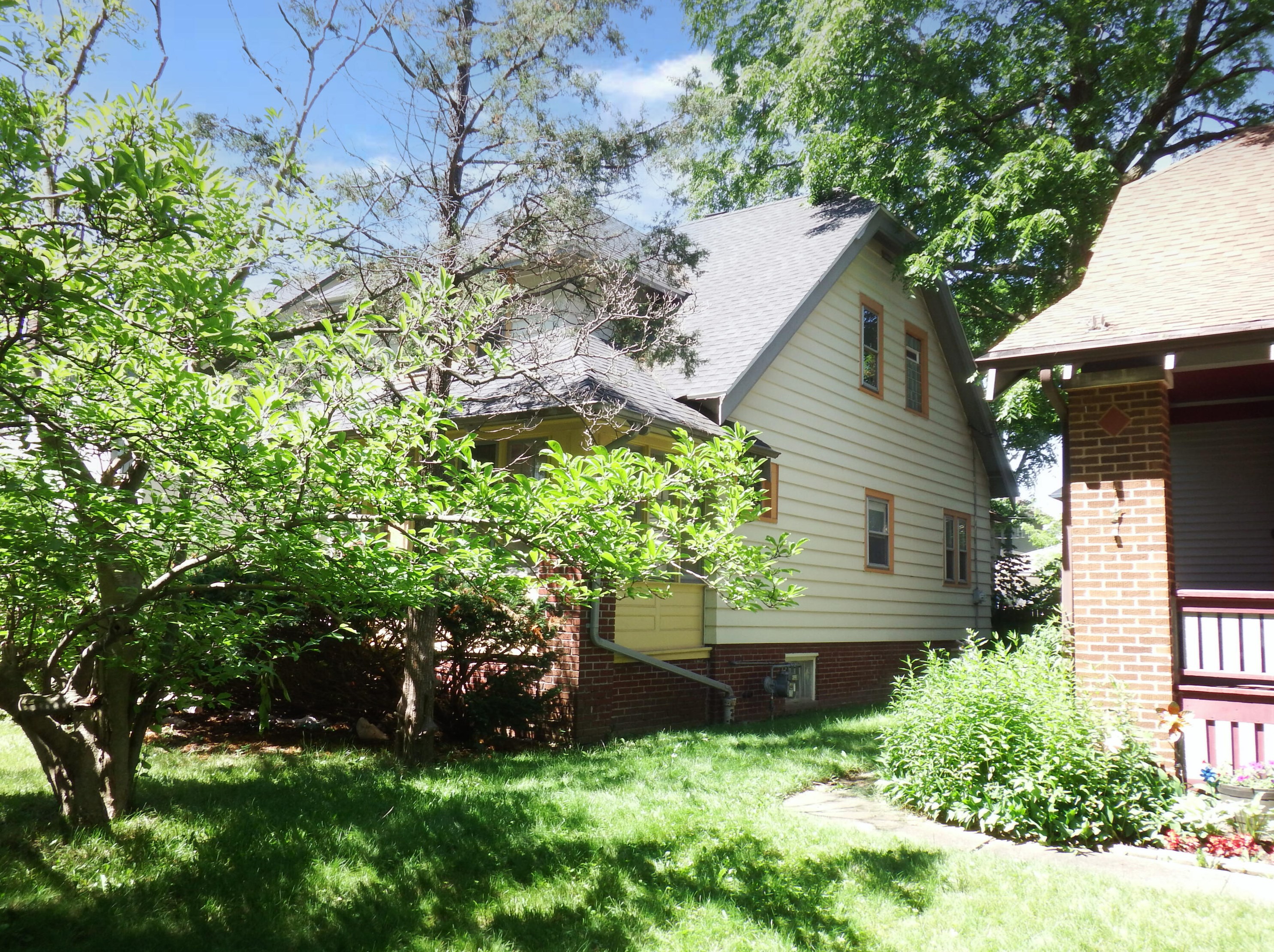 2535 N 48th St, Milwaukee, WI 53210