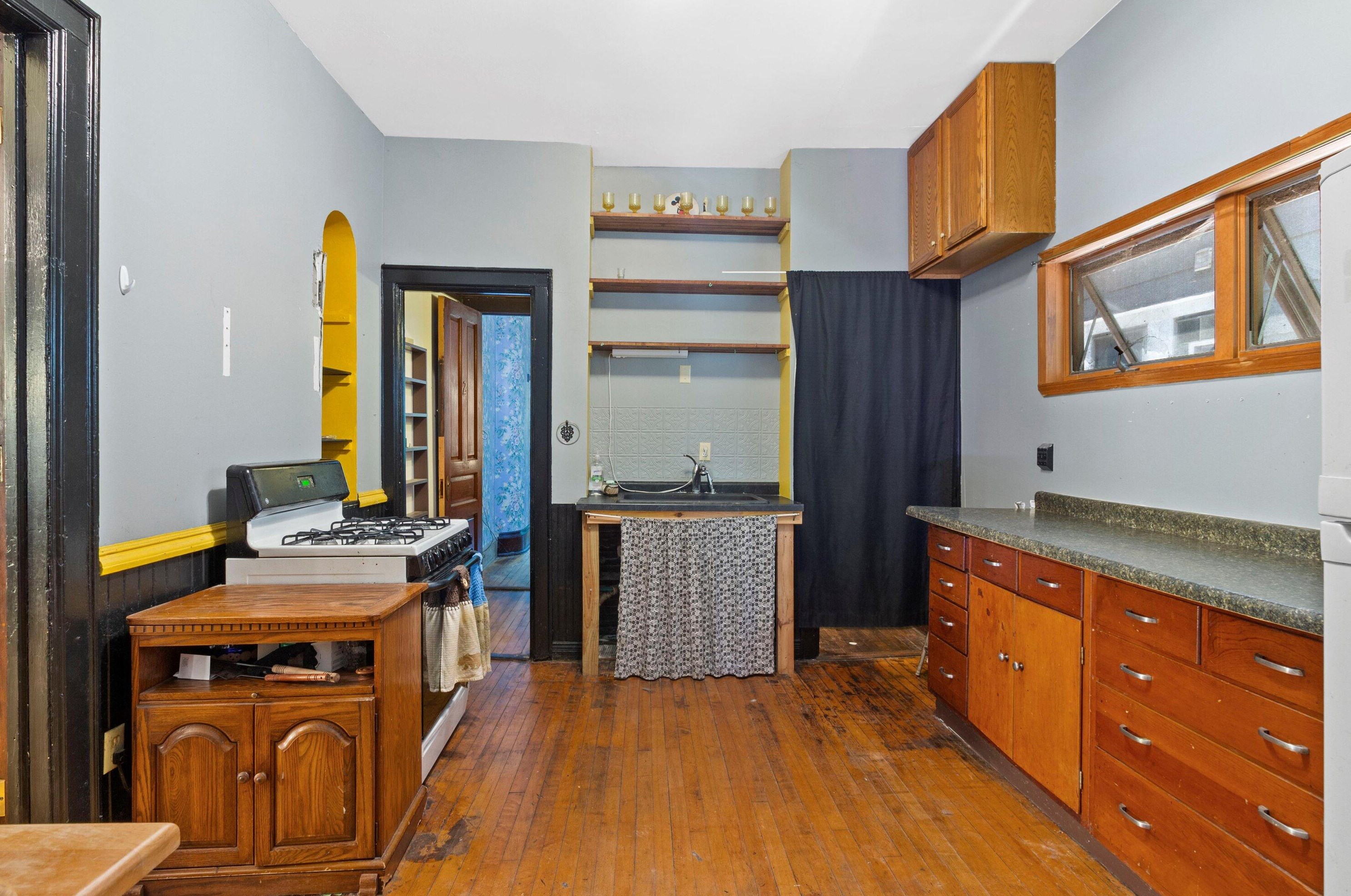 2726 W Mckinley Blvd, Milwaukee, WI 53208
