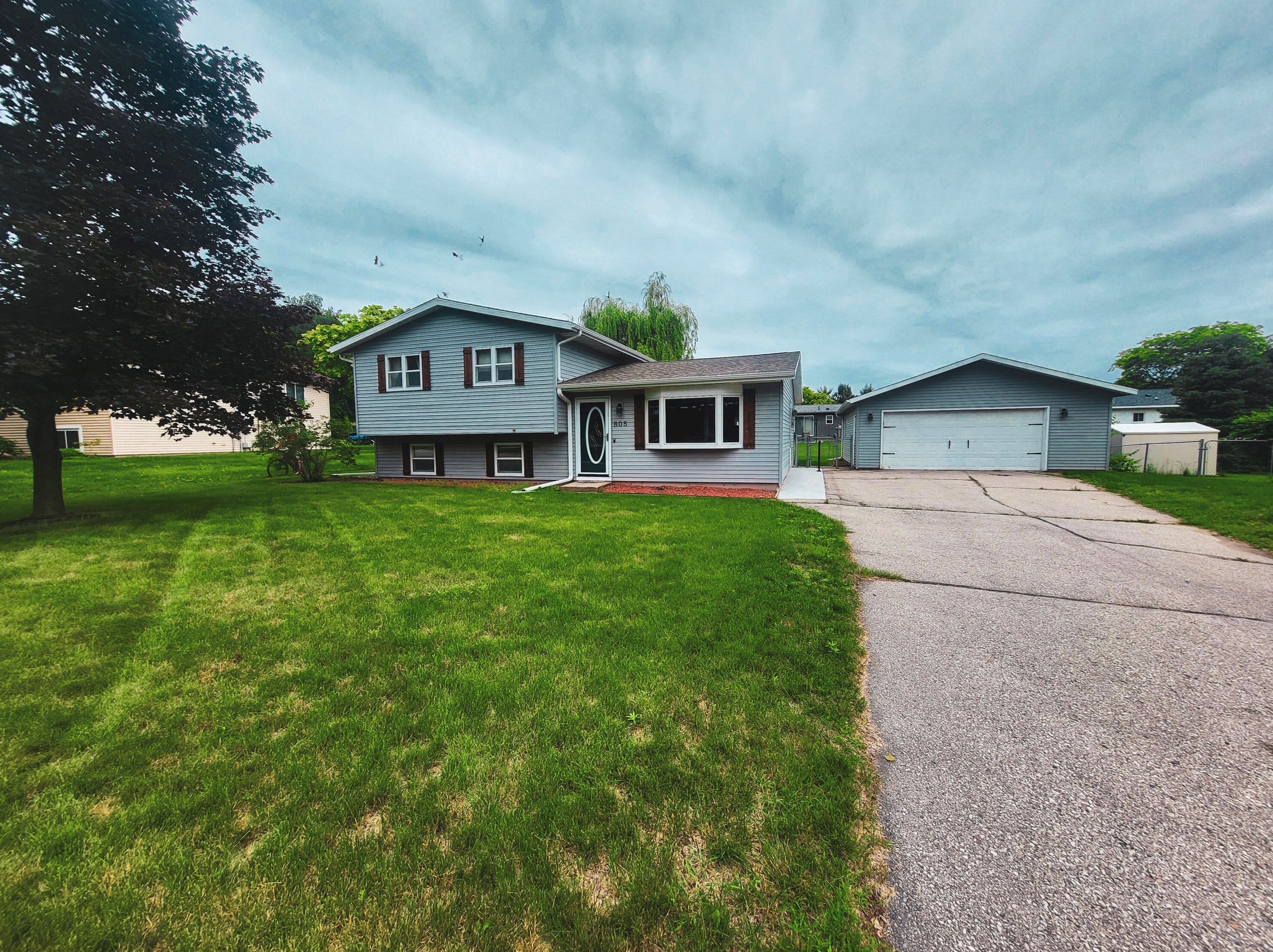 805 Evergreen Dr, Holmen, WI 54636