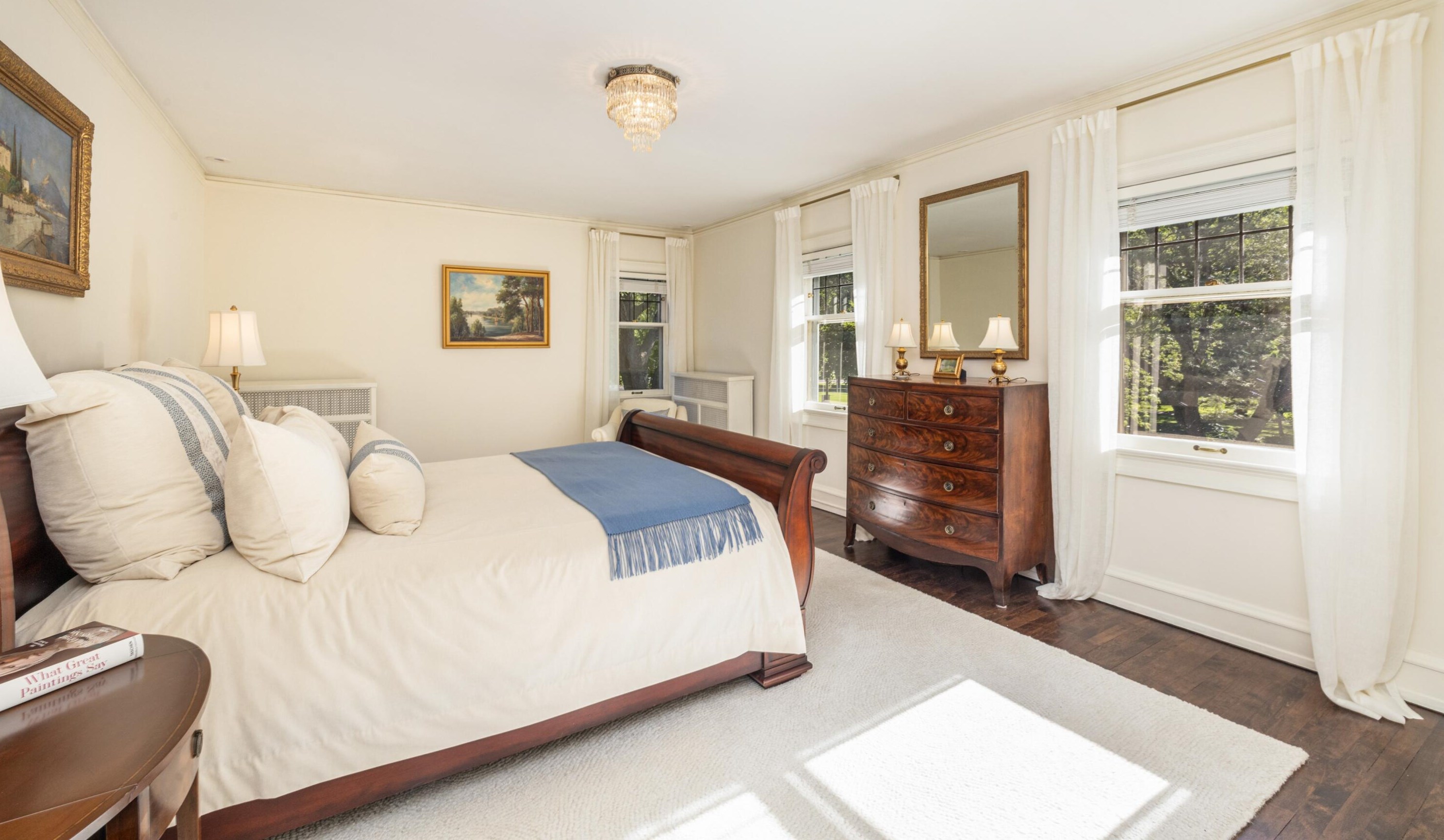 3027 Lake Dr, Milwaukee WI  53211-3403 exterior