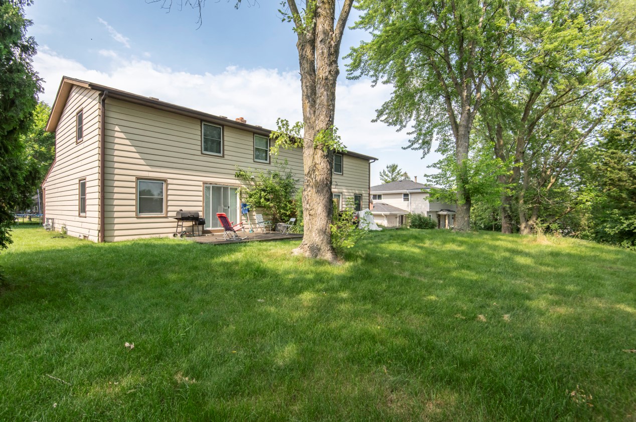 6629 W Charles Ct #6631, Hales Corners, WI 53132