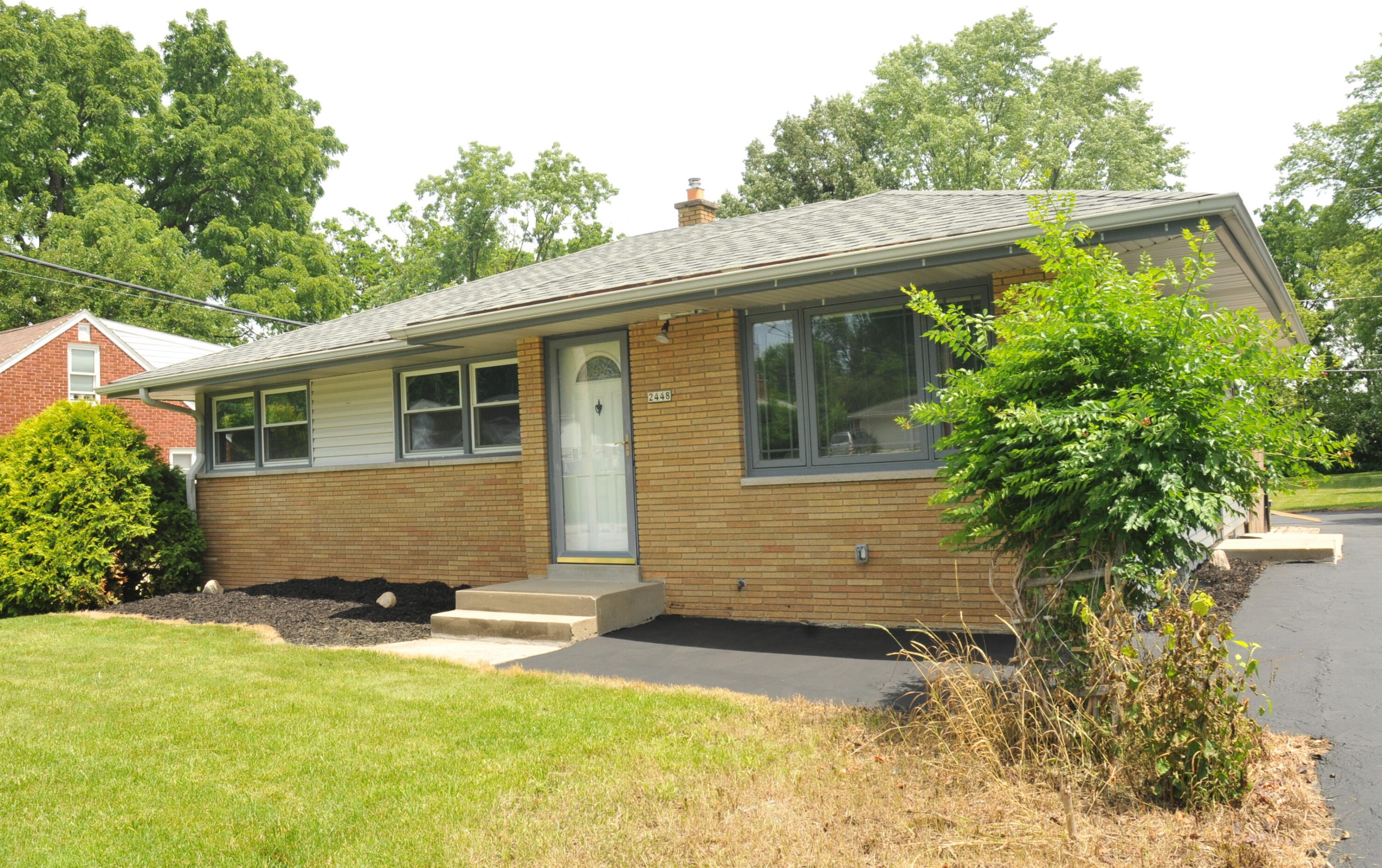 2448 111th St, Milwaukee, WI 53227-1910