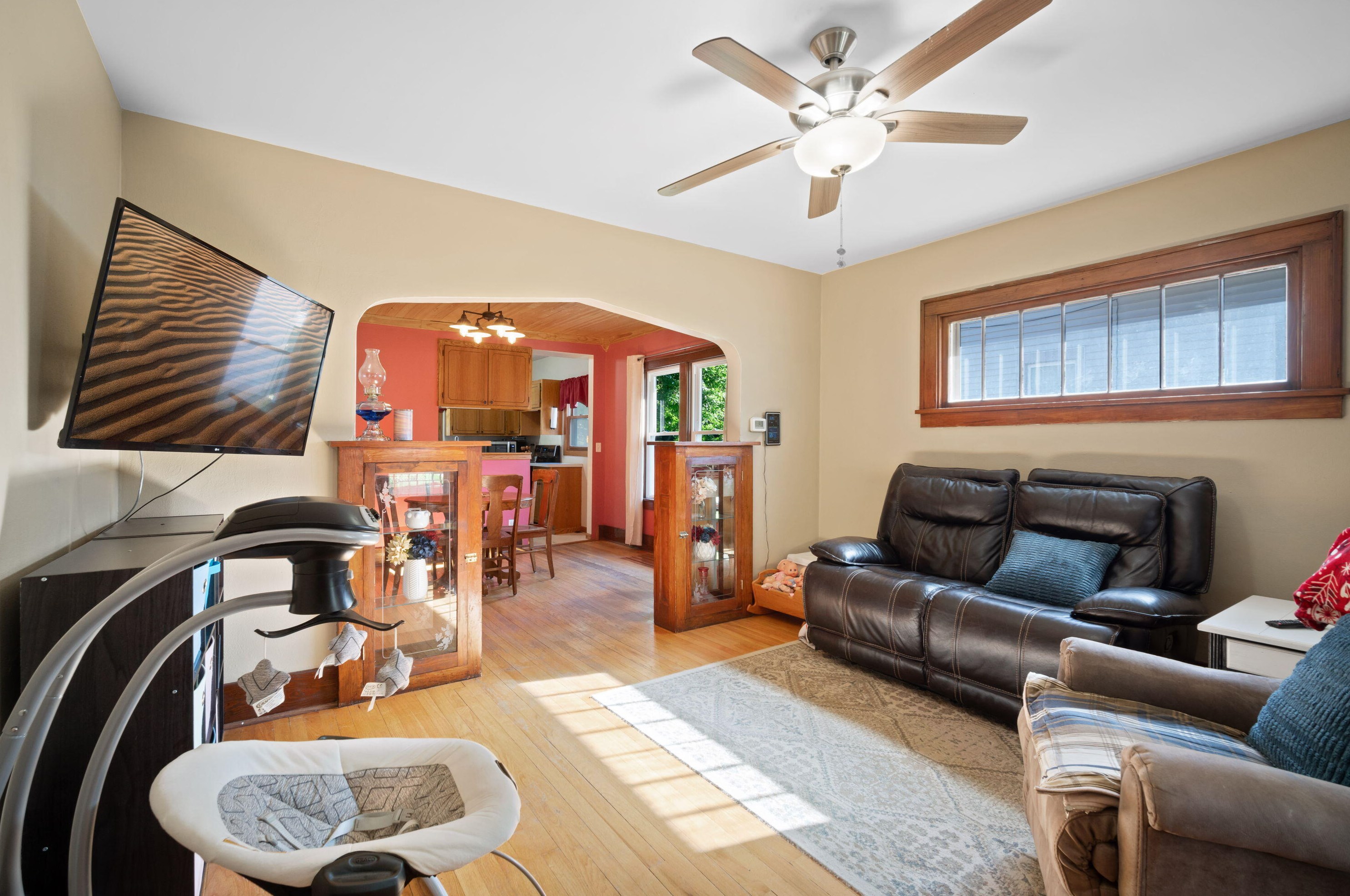 318 Lemira Ave, Waukesha, WI 53188-3624