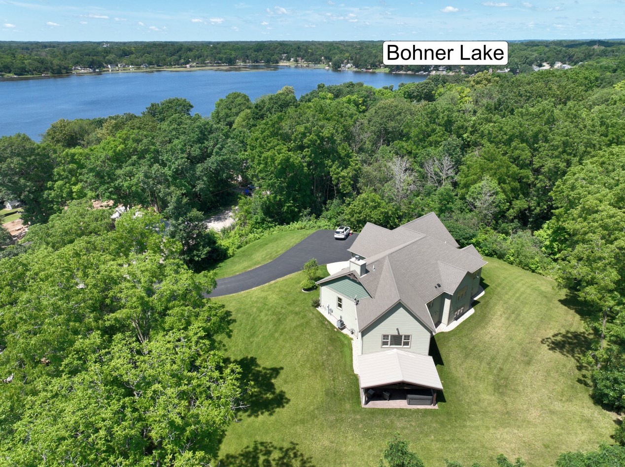 33042 Cardinal Trail, Lyons, WI 53105