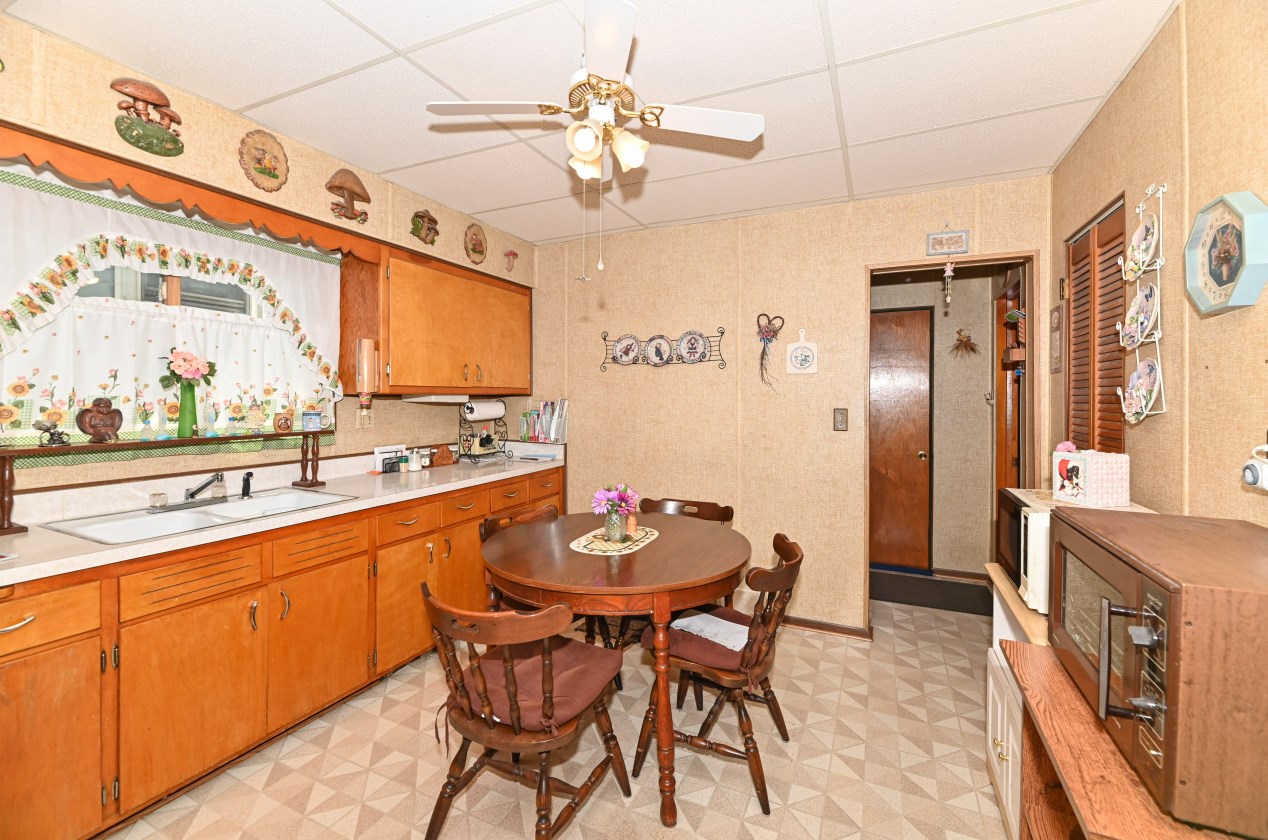 2323 S 5th Pl, Milwaukee, WI 53207