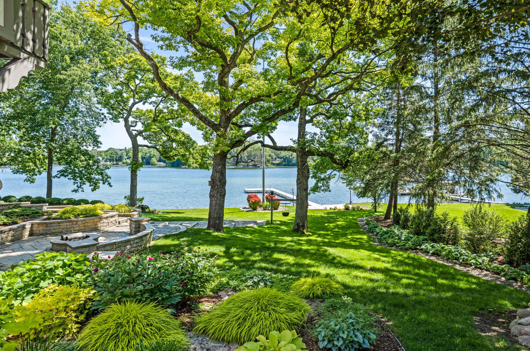 4744 N Pinecrest Dr, Chenequa, WI 53058