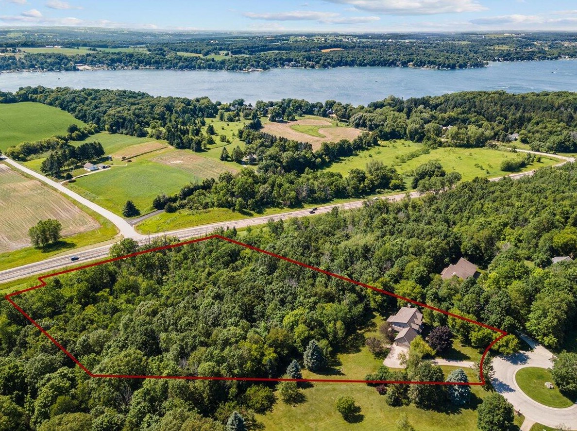 4715 Ney A Ti Ct, West Bend, WI 53095