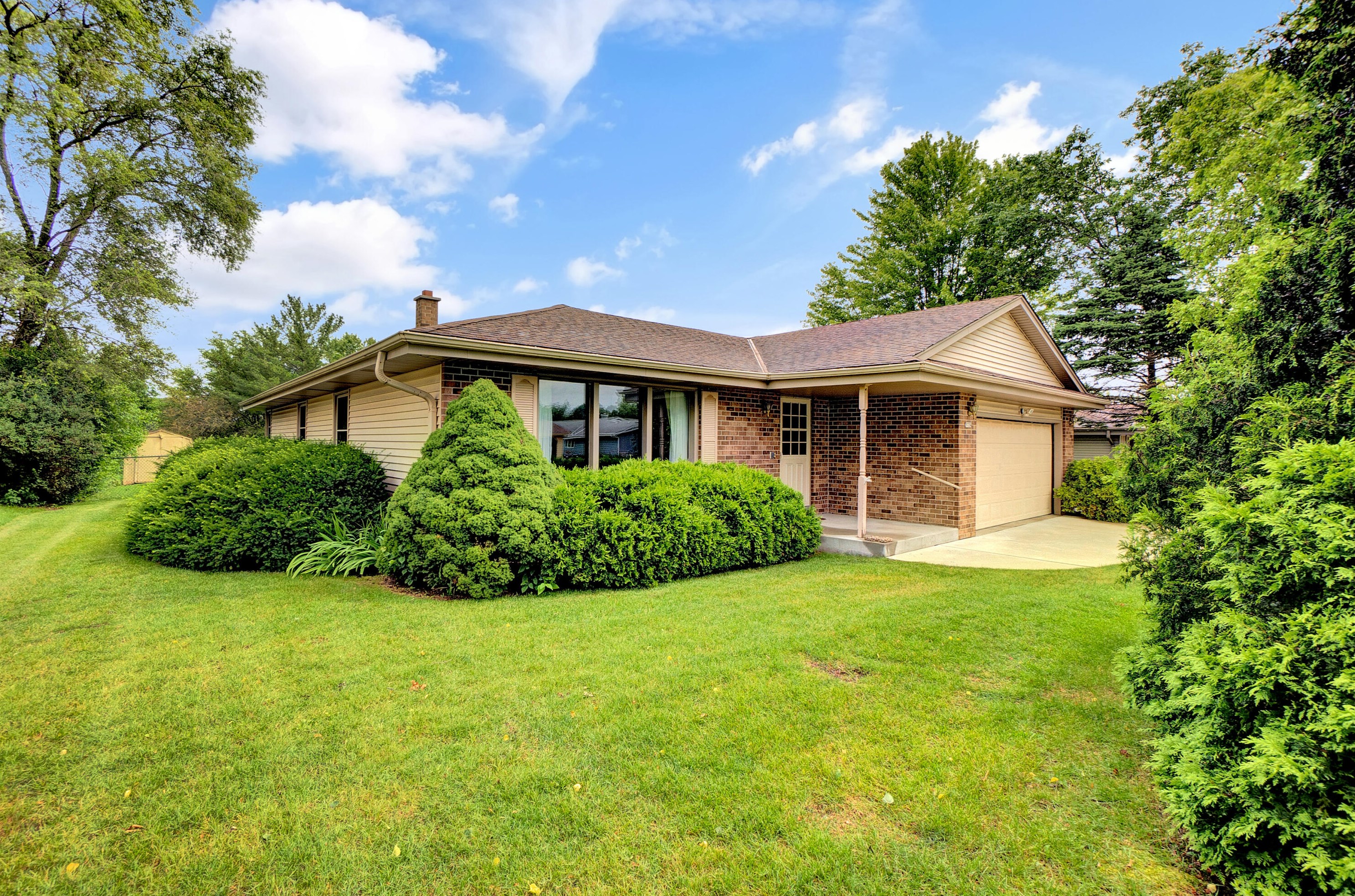 5724 Upham Ave, Milwaukee, WI 53220-4918