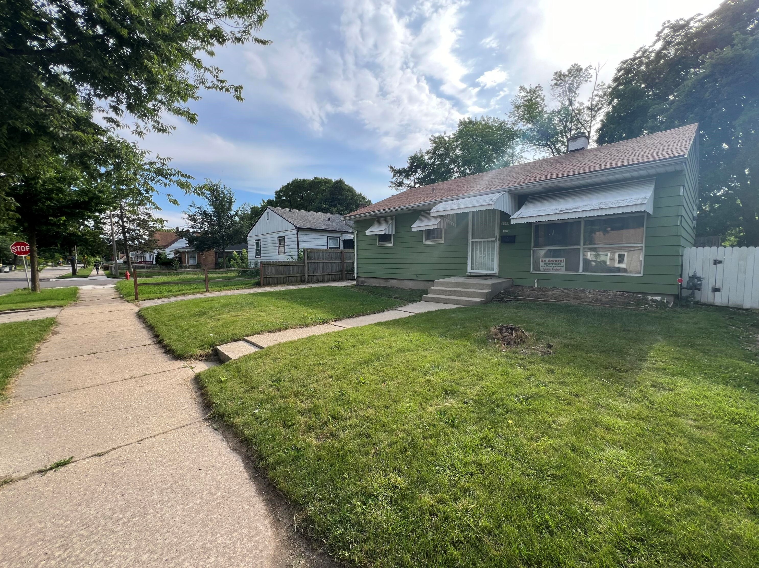5009 N 48th St, Milwaukee, WI 53218