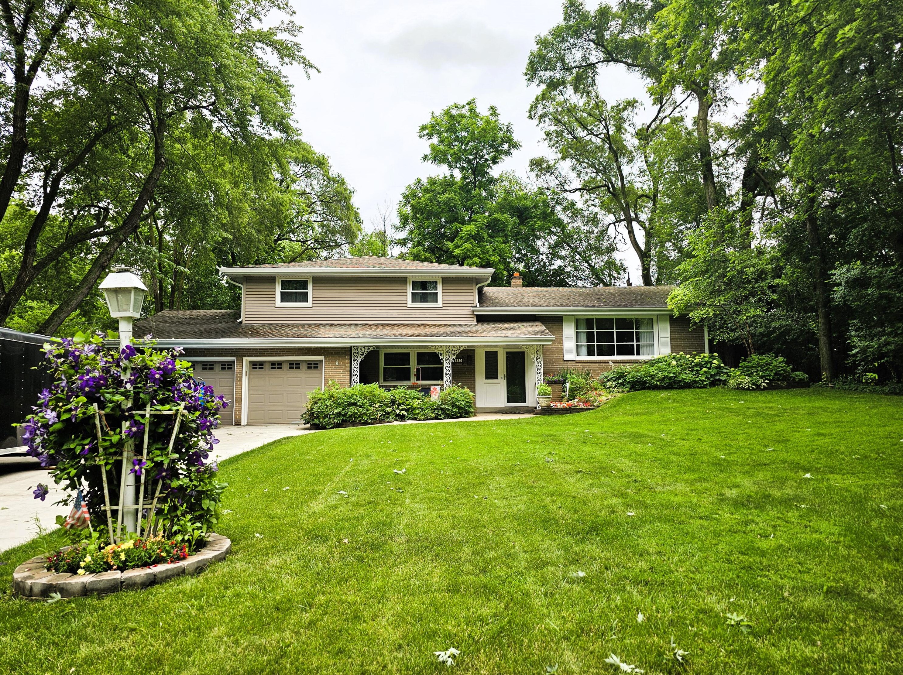 120 N Park Blvd, Brookfield, WI 53005
