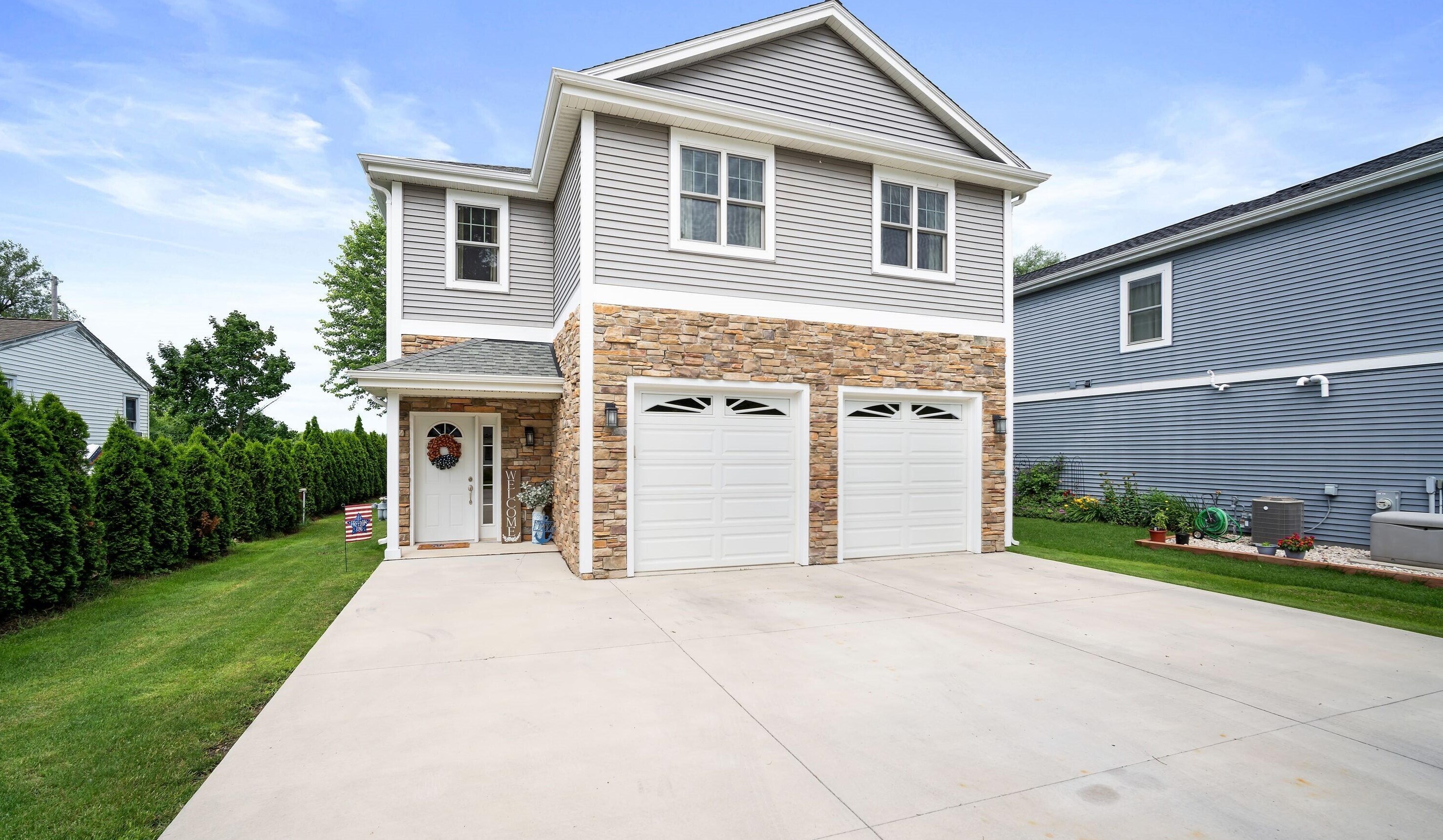 7211 N River Rd, West Bend, WI 53090